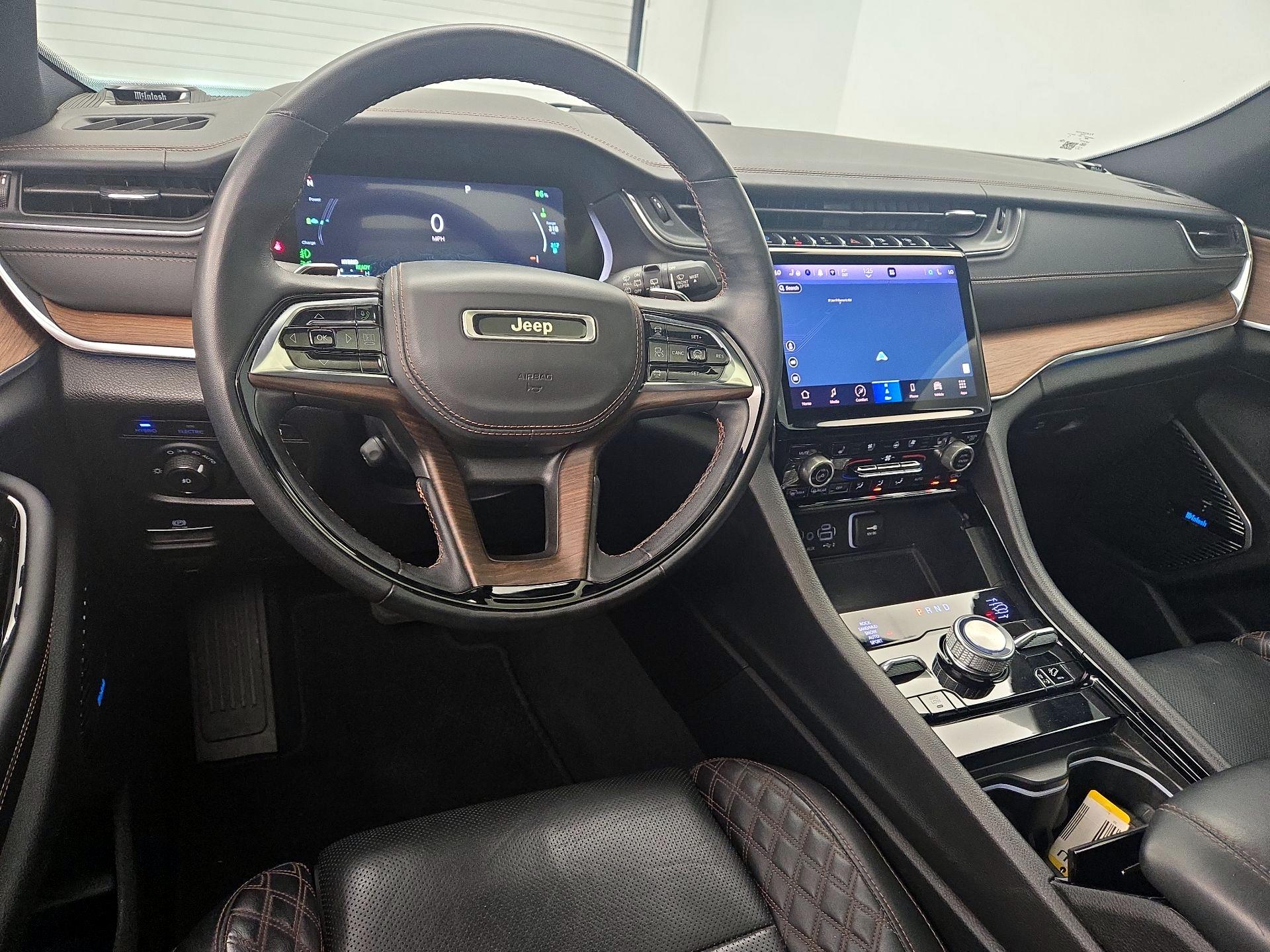 Thumbnail: 2022 Jeep Grand Cherokee - 9