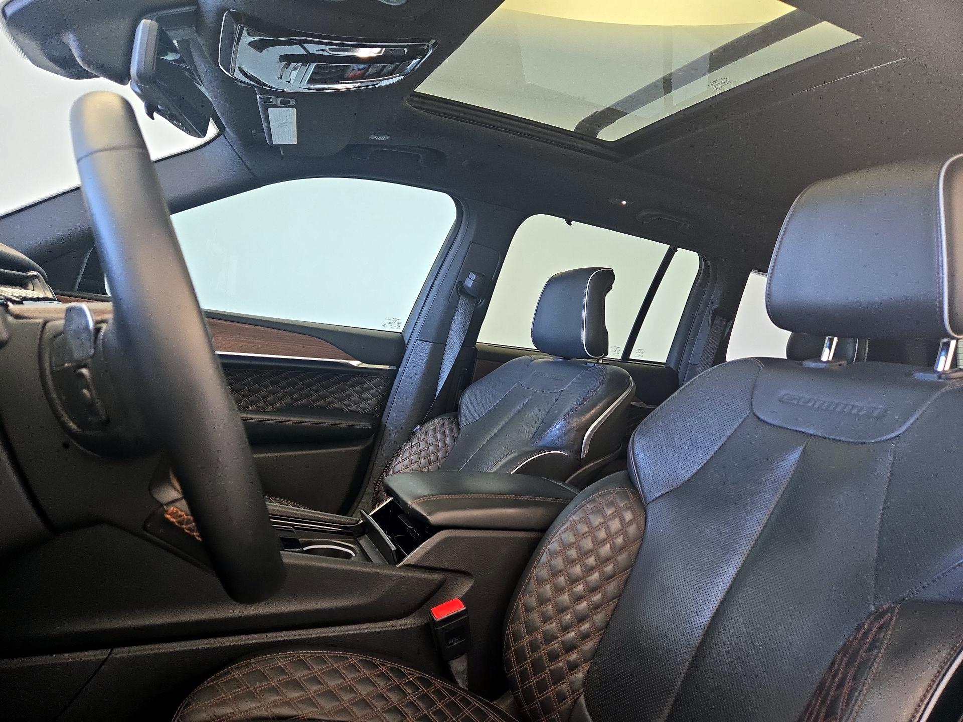 Thumbnail: 2022 Jeep Grand Cherokee - 20