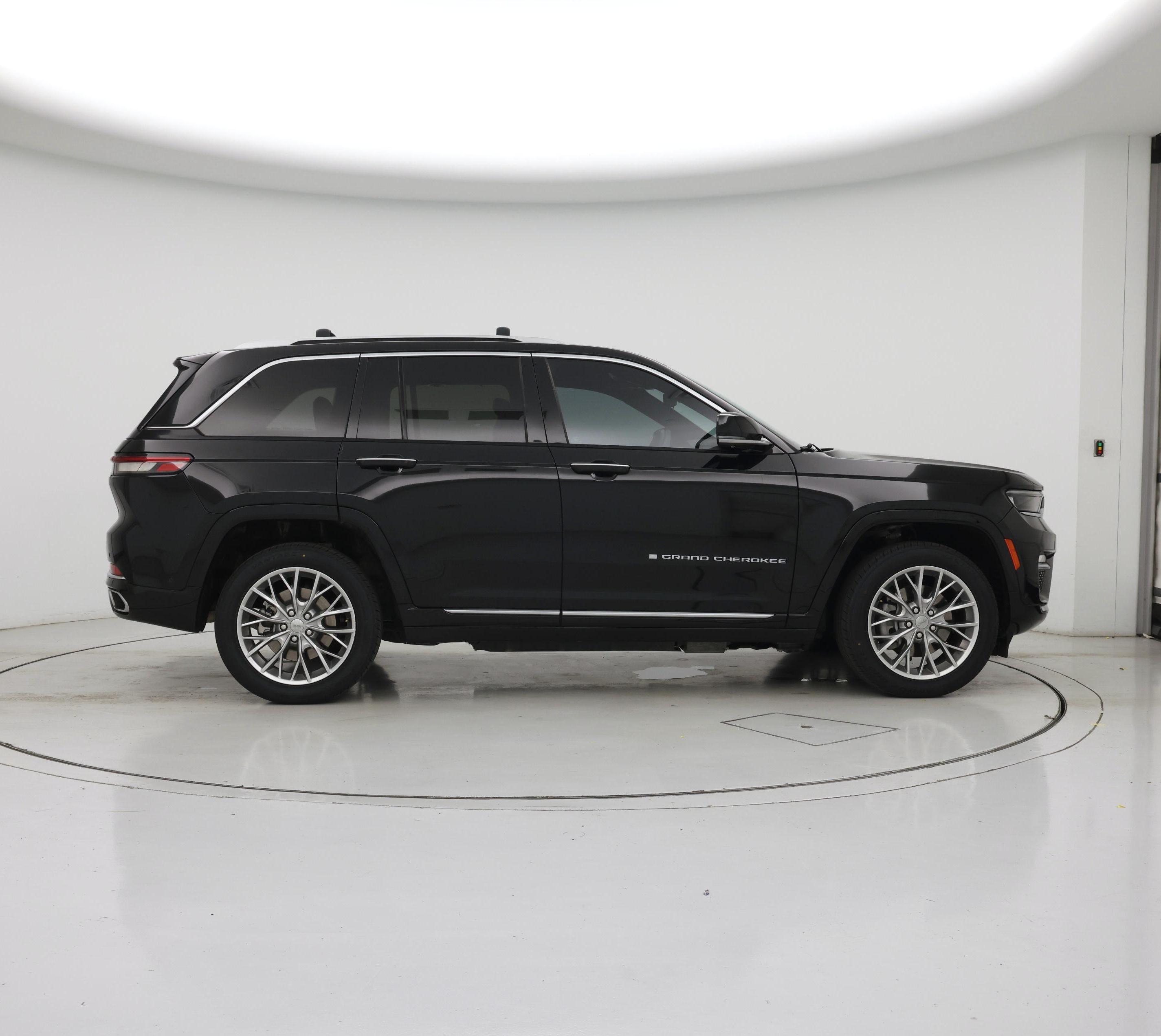 Thumbnail: 2022 Jeep Grand Cherokee - 7