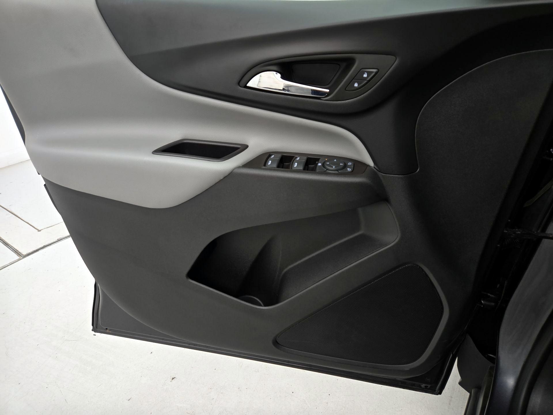 Thumbnail: 2022 Chevrolet Equinox - 12