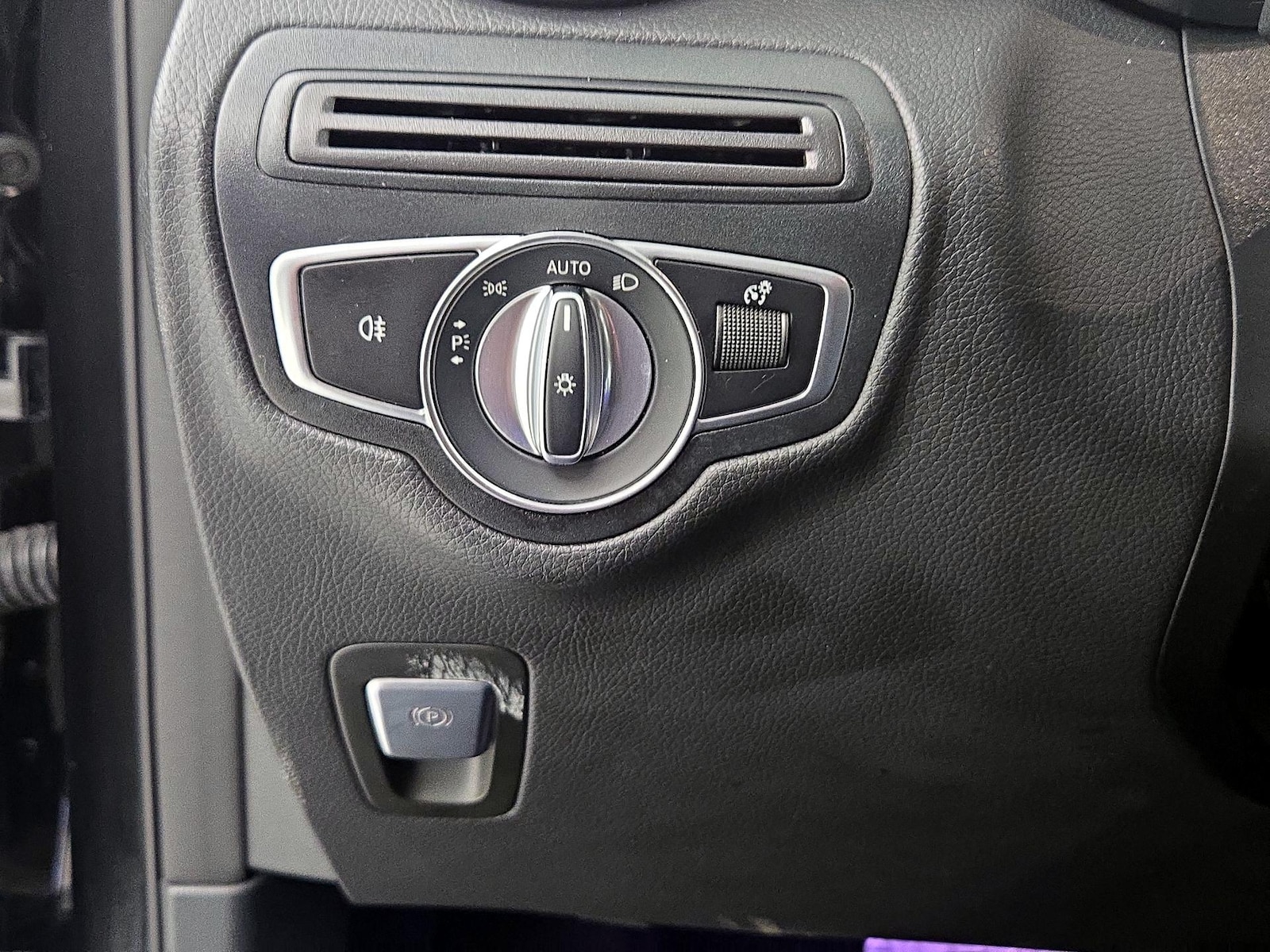 2022 Mercedes-Benz GLC GLC300 - Photo 14