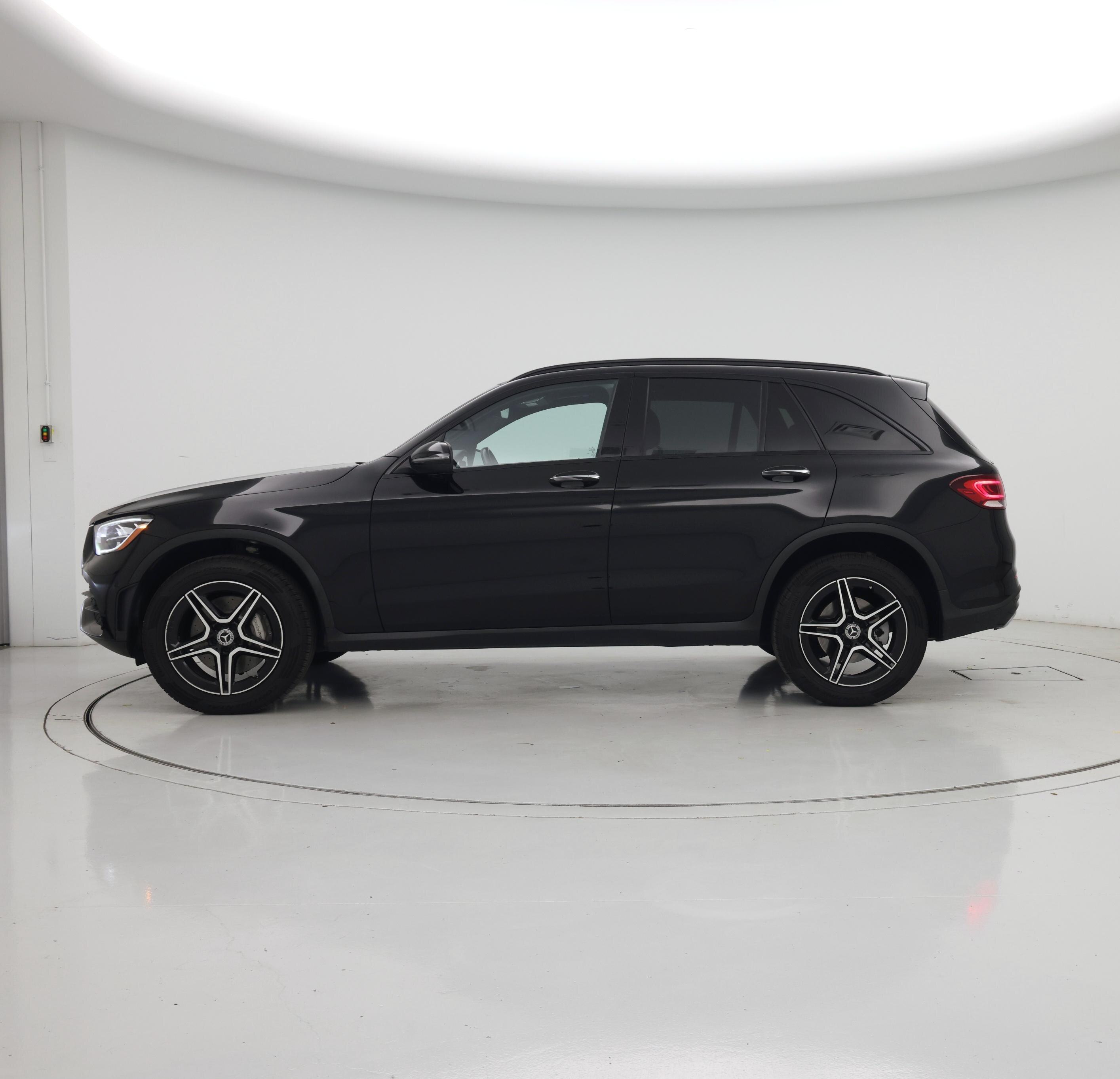 Thumbnail: 2022 Mercedes-Benz GLC - 3