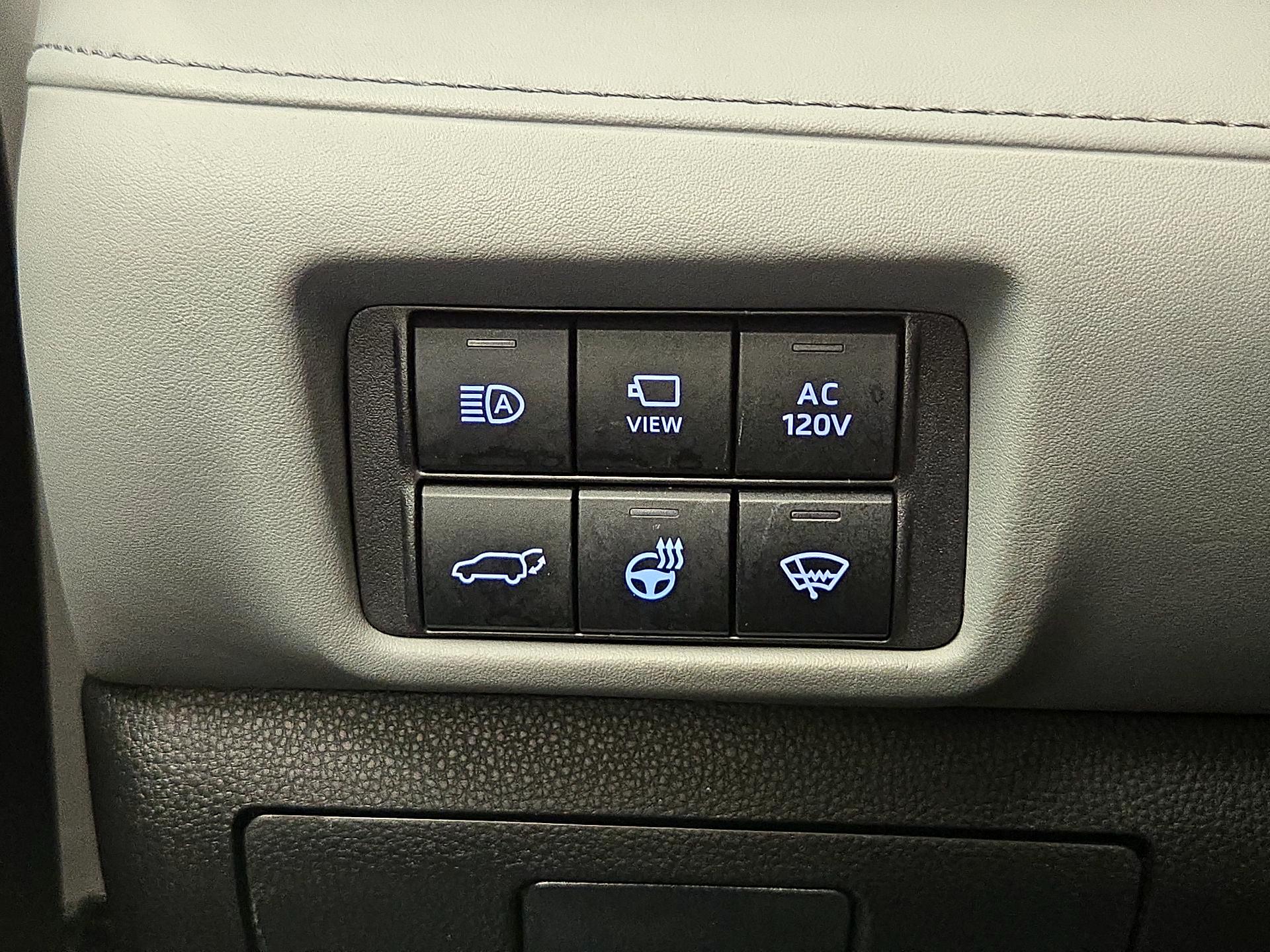 Thumbnail: 2022 Toyota Highlander - 13