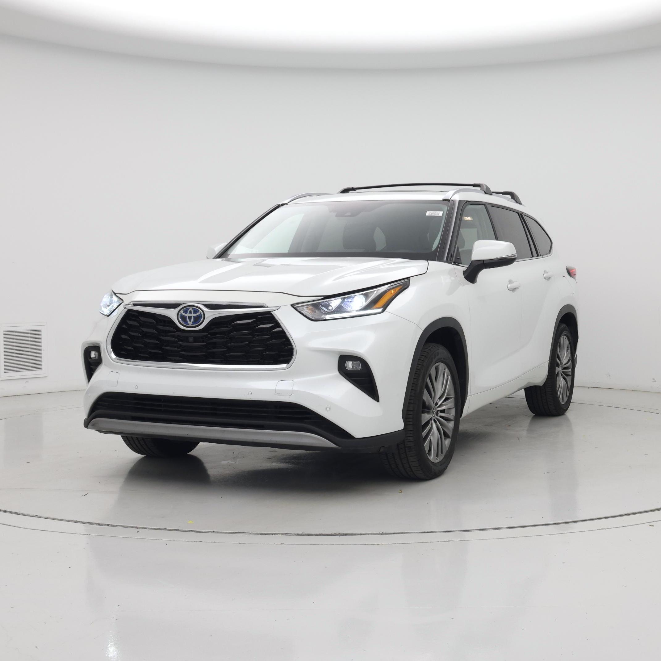 Thumbnail: 2022 Toyota Highlander - 4