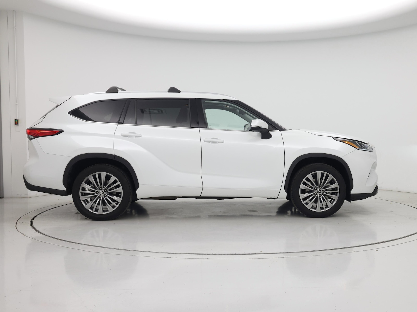 2022 Toyota Highlander Platinum - Photo 8