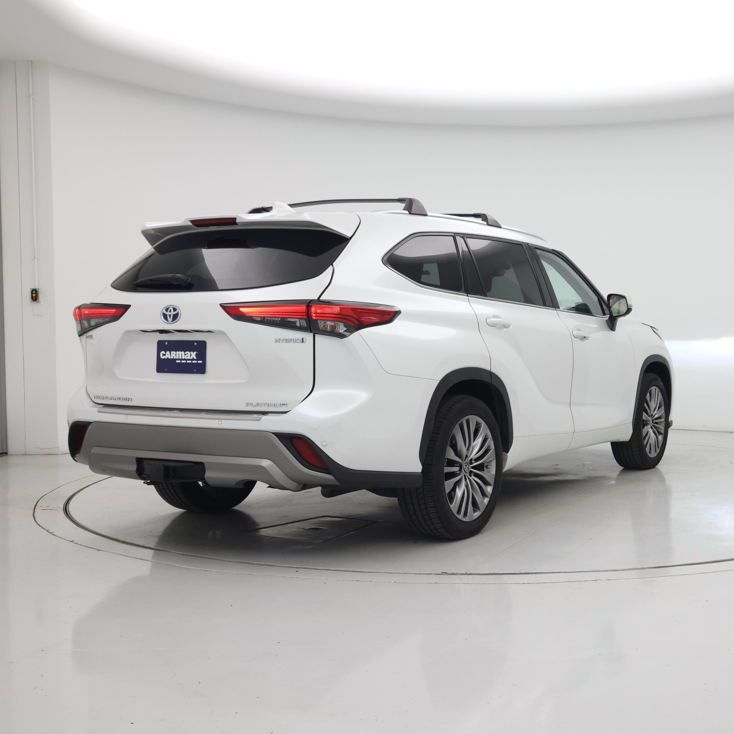 Thumbnail: 2022 Toyota Highlander - 8