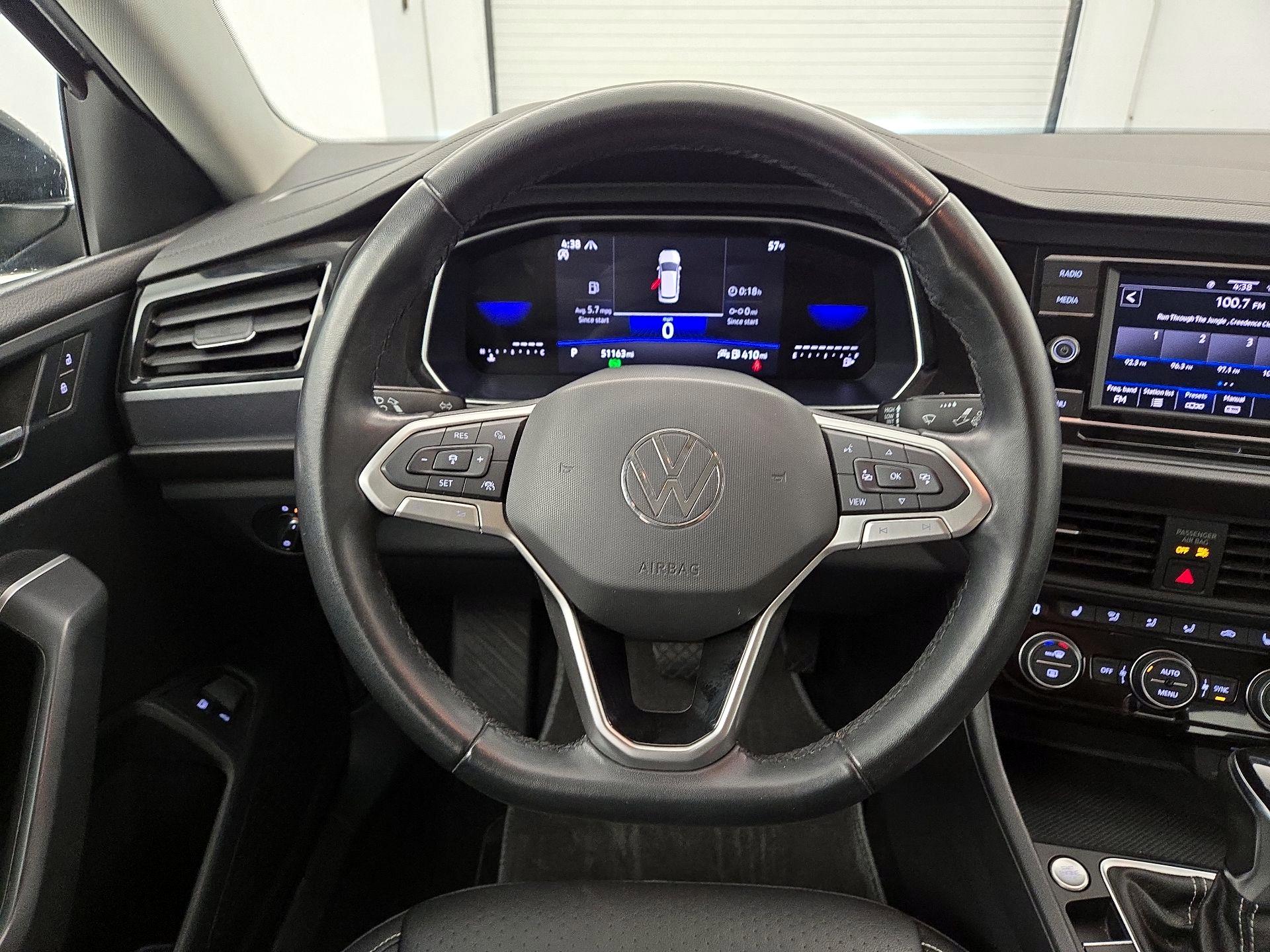 Thumbnail: 2024 Volkswagen Jetta - 10
