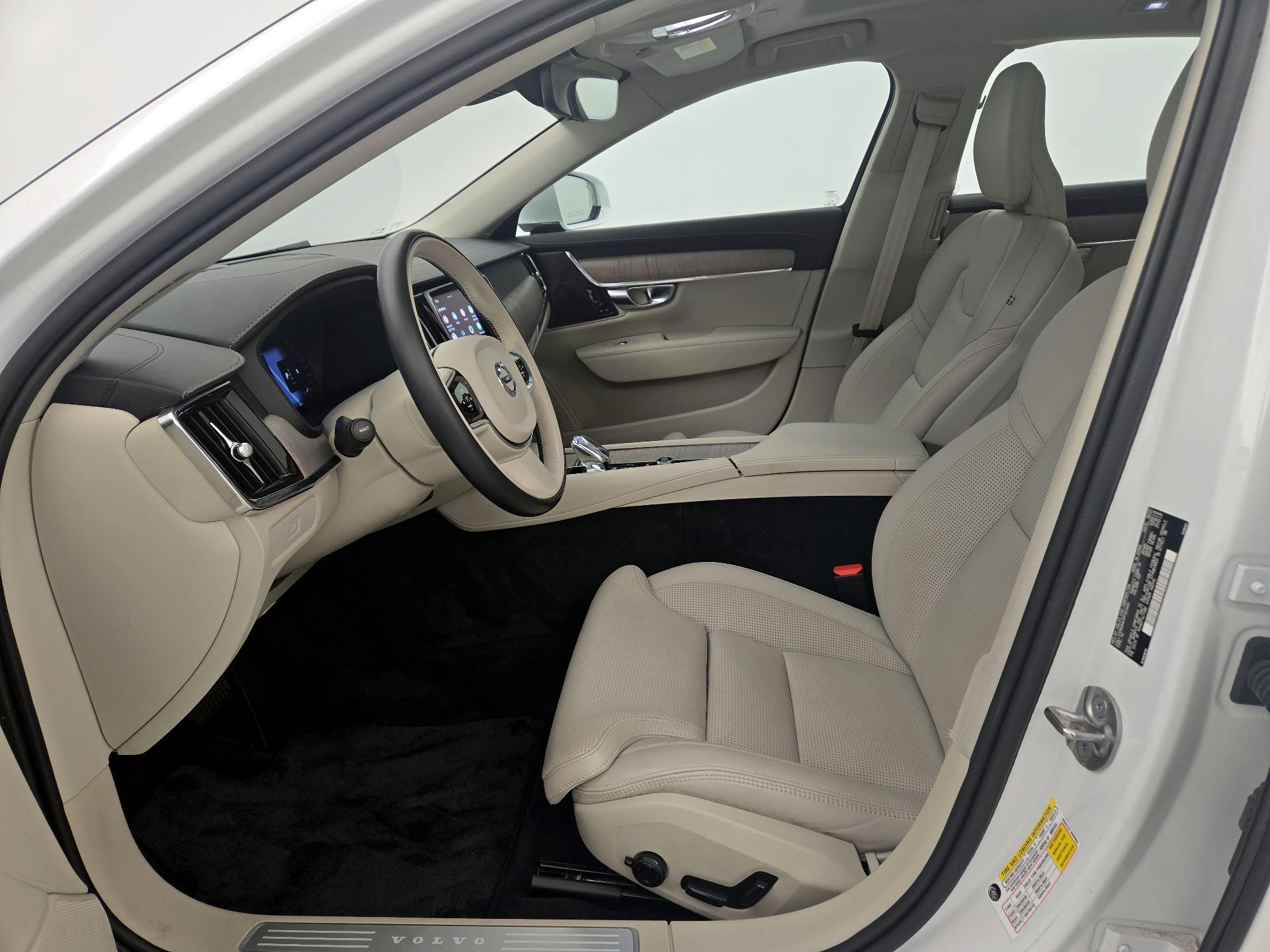 Thumbnail: 2023 Volvo S90 - 11