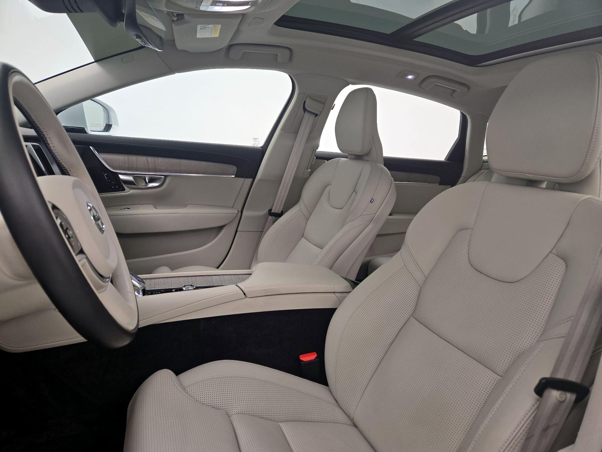 Thumbnail: 2023 Volvo S90 - 19