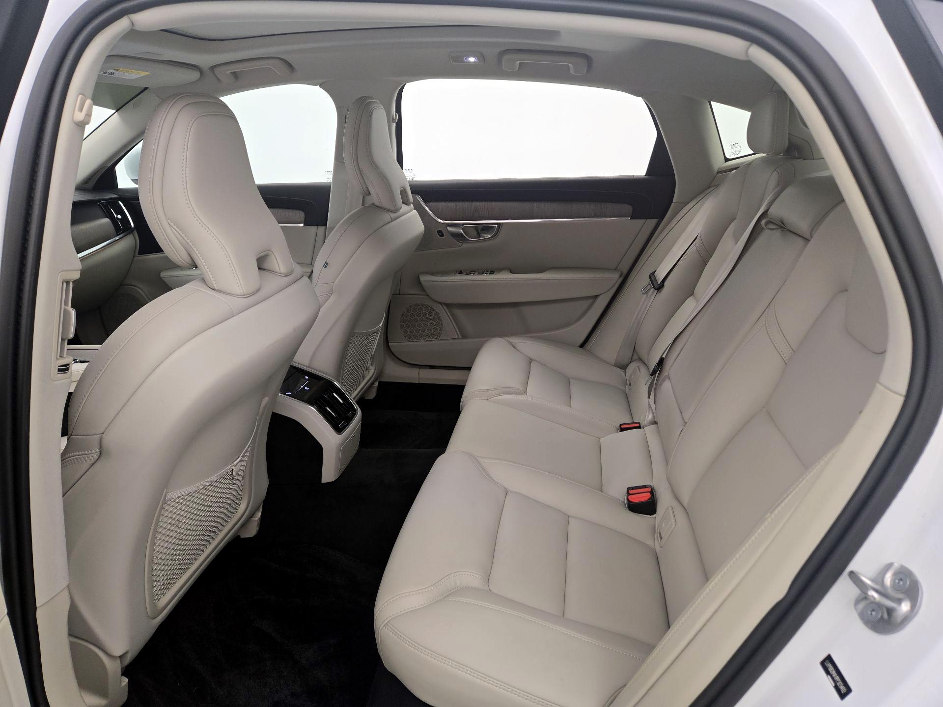 Thumbnail: 2023 Volvo S90 - 20