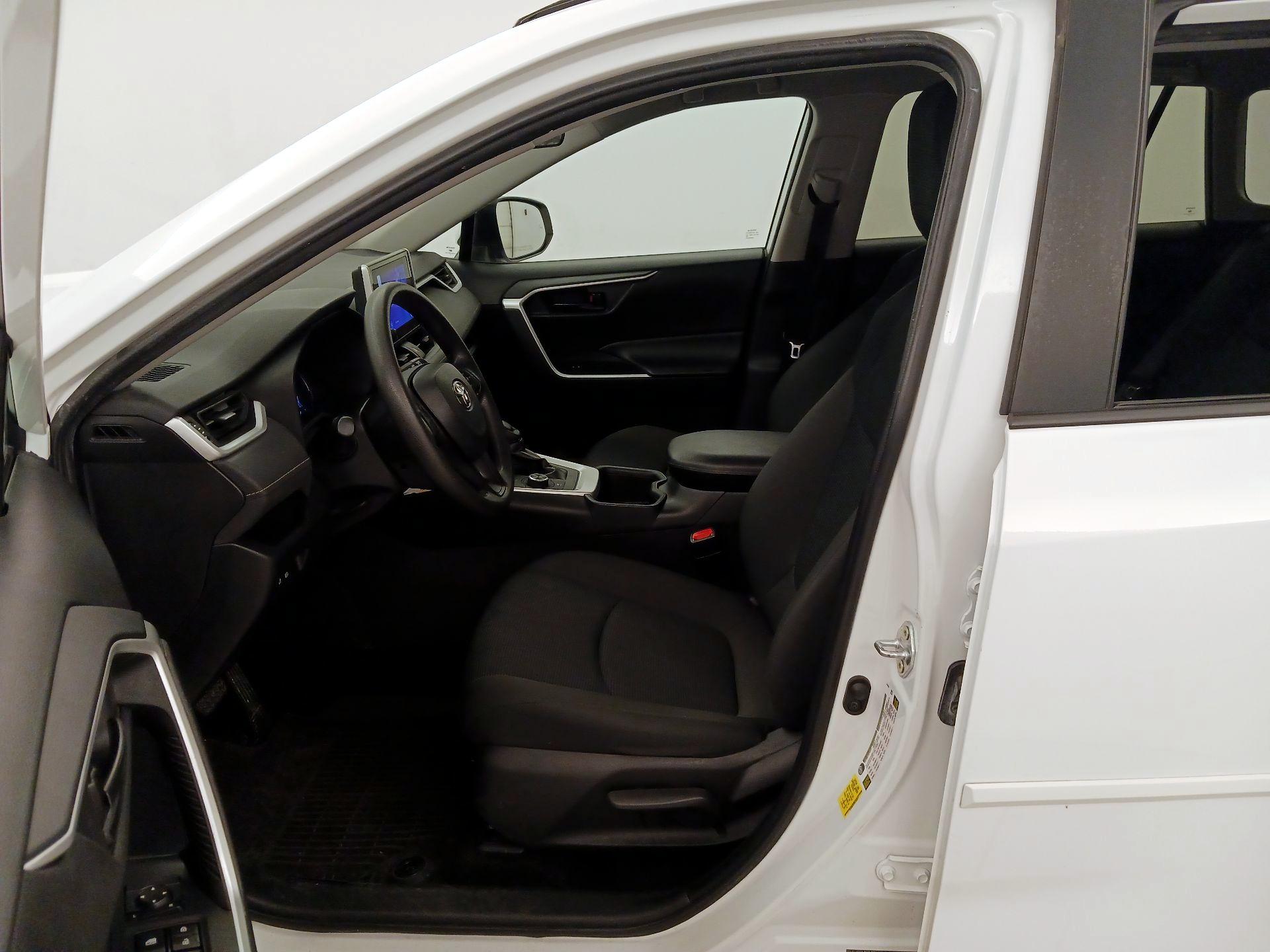 Thumbnail: 2024 Toyota RAV4 - 11