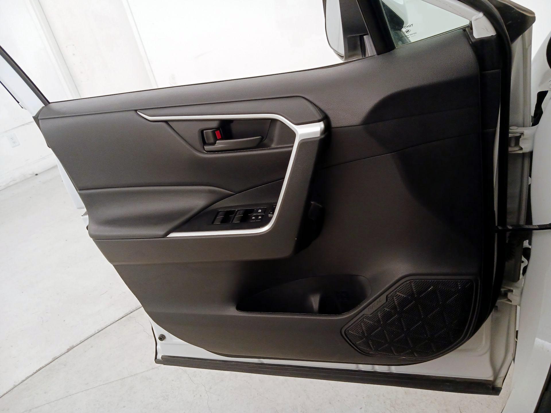 Thumbnail: 2024 Toyota RAV4 - 12