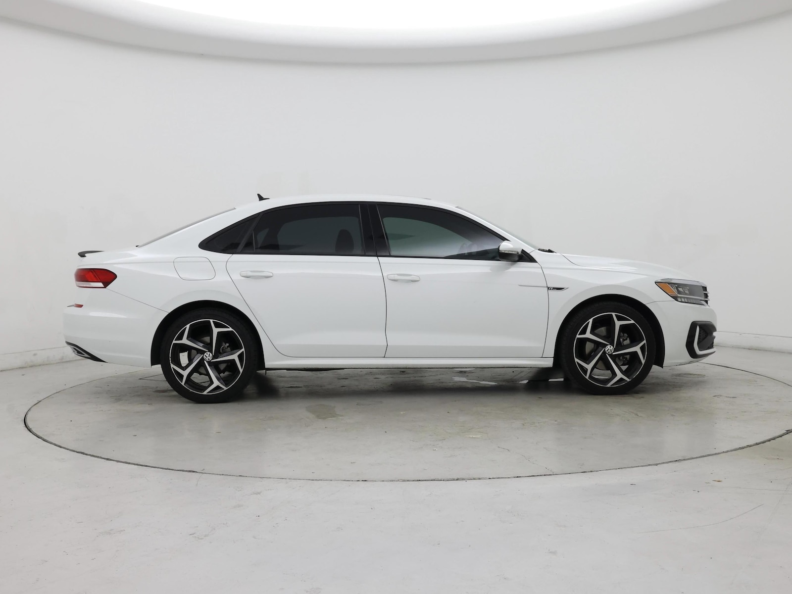 2021 Volkswagen Passat R-Line - Photo 8