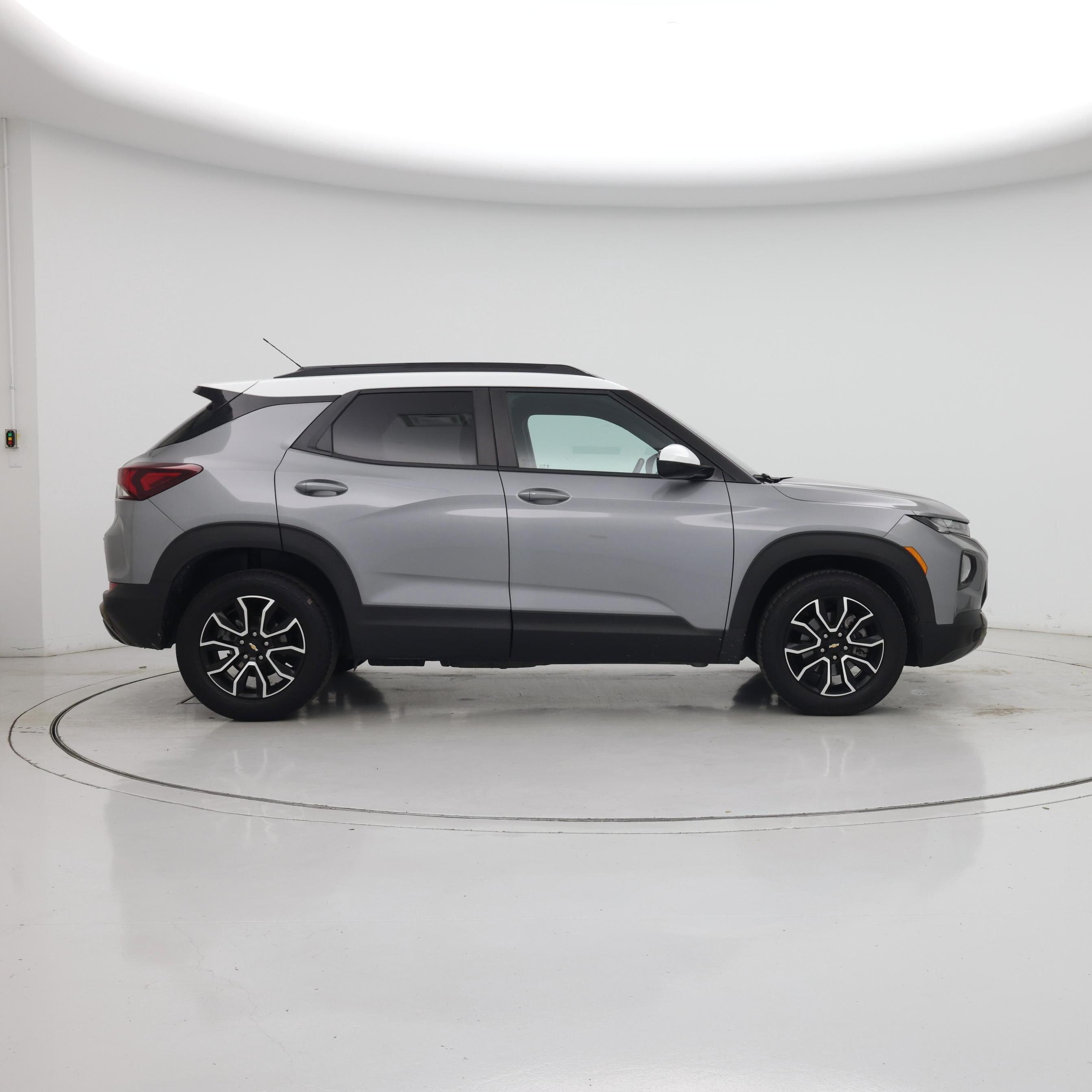 Thumbnail: 2023 Chevrolet TrailBlazer - 7