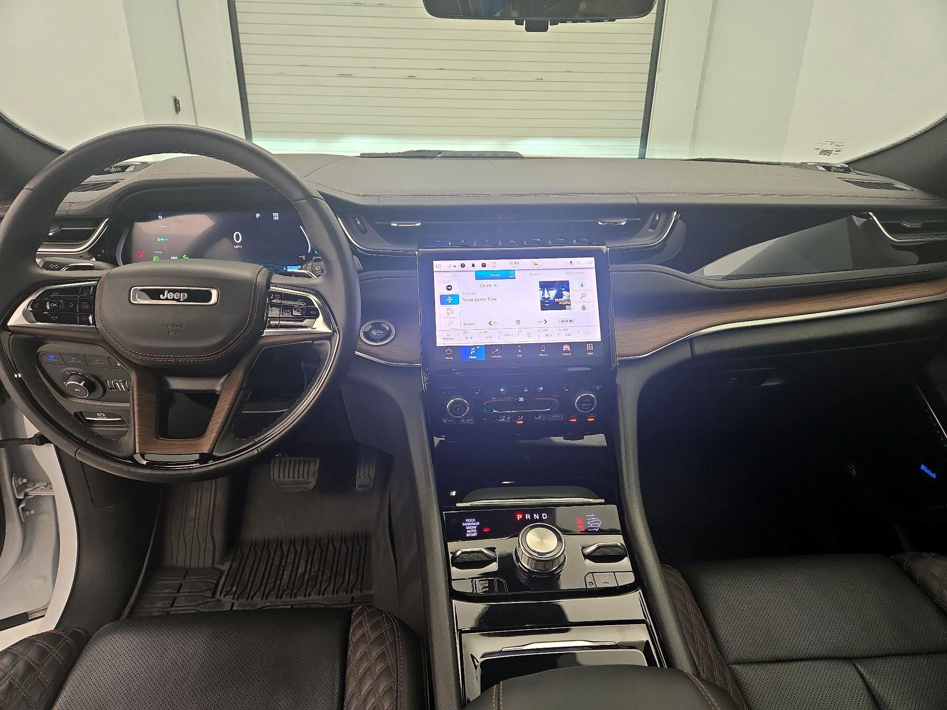 Thumbnail: 2022 Jeep Grand Cherokee - 9