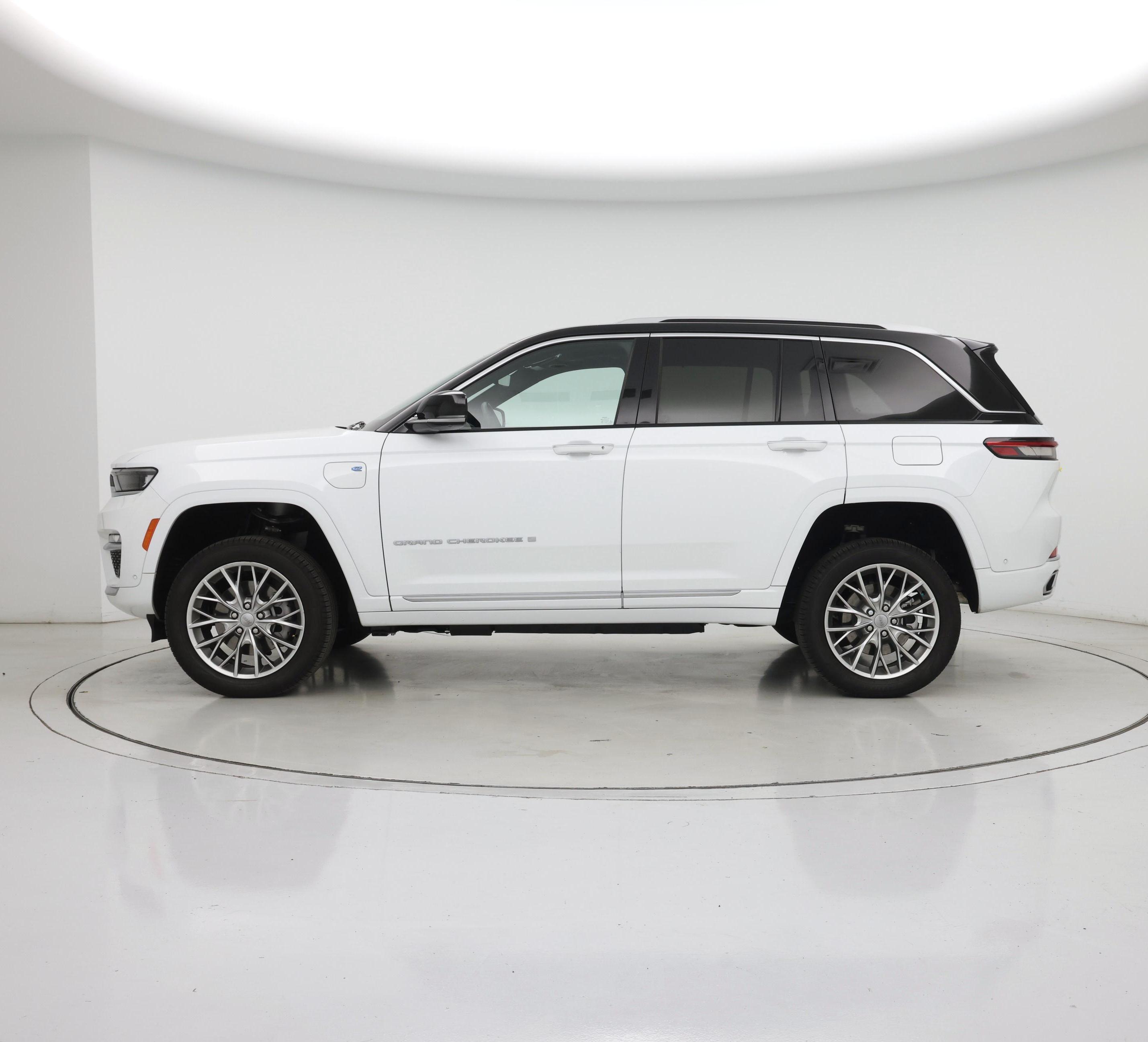 Thumbnail: 2022 Jeep Grand Cherokee - 3