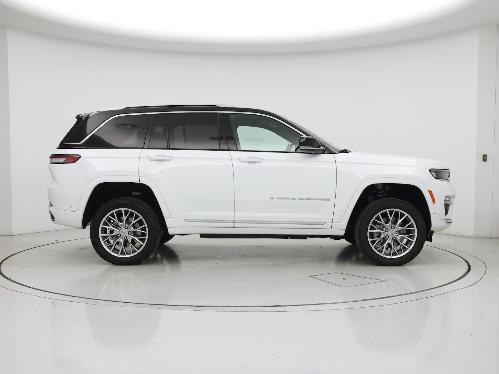 2022 Jeep Grand Cherokee Summit Reserve 4xe - Photo 8