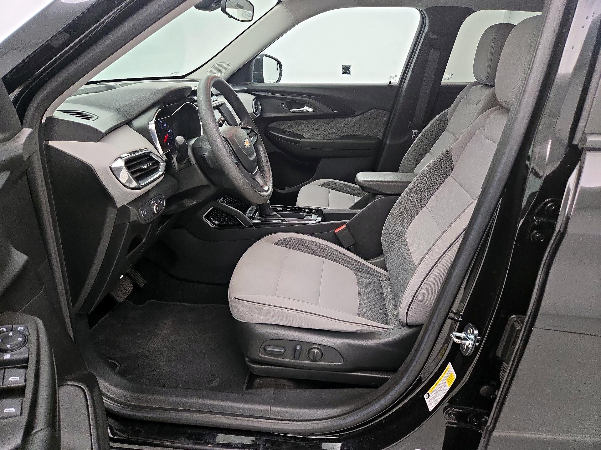 Thumbnail: 2023 Chevrolet TrailBlazer - 11