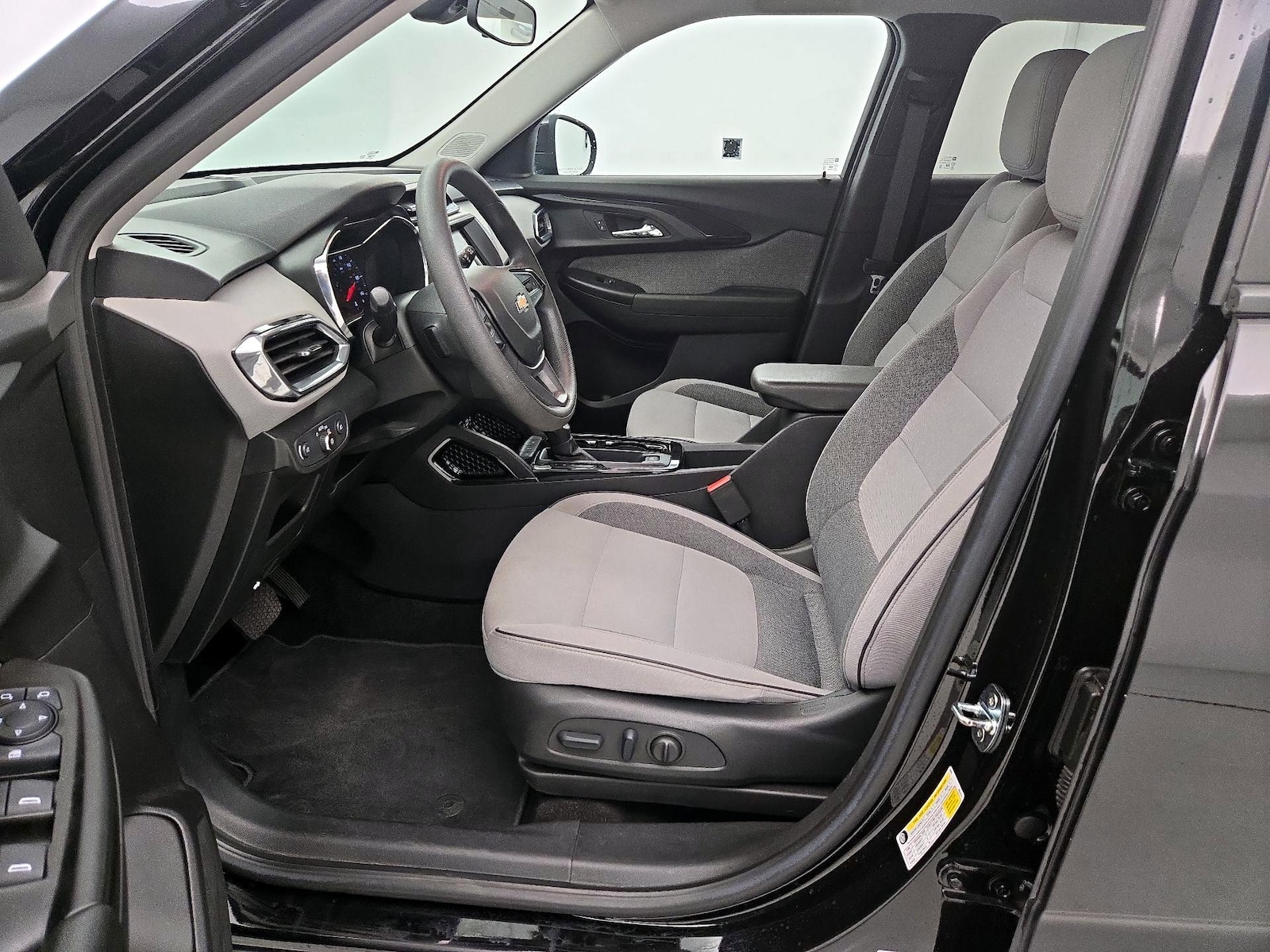 2023 Chevrolet TrailBlazer LT - Photo 12