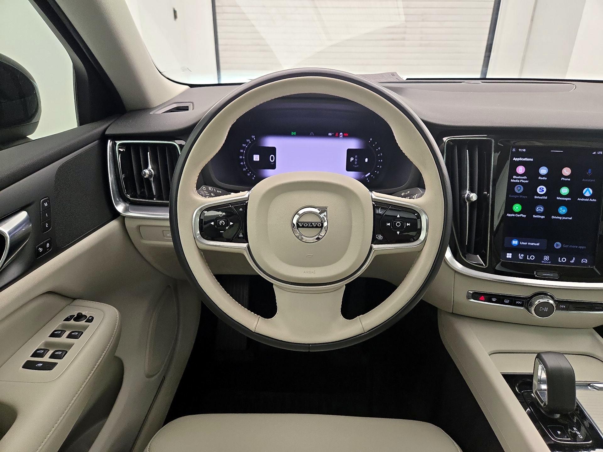 Thumbnail: 2023 Volvo S60 - 10