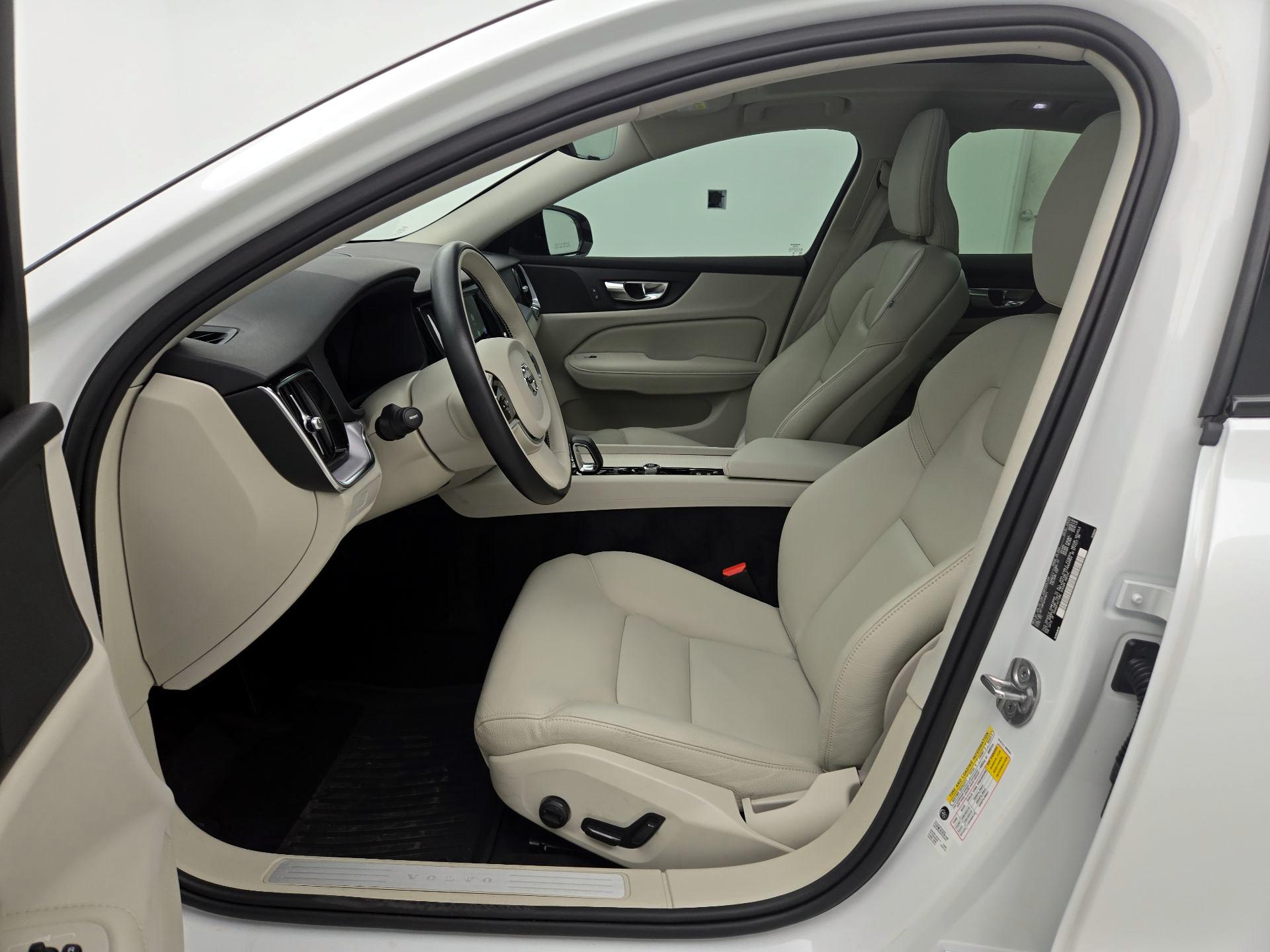 Thumbnail: 2023 Volvo S60 - 11