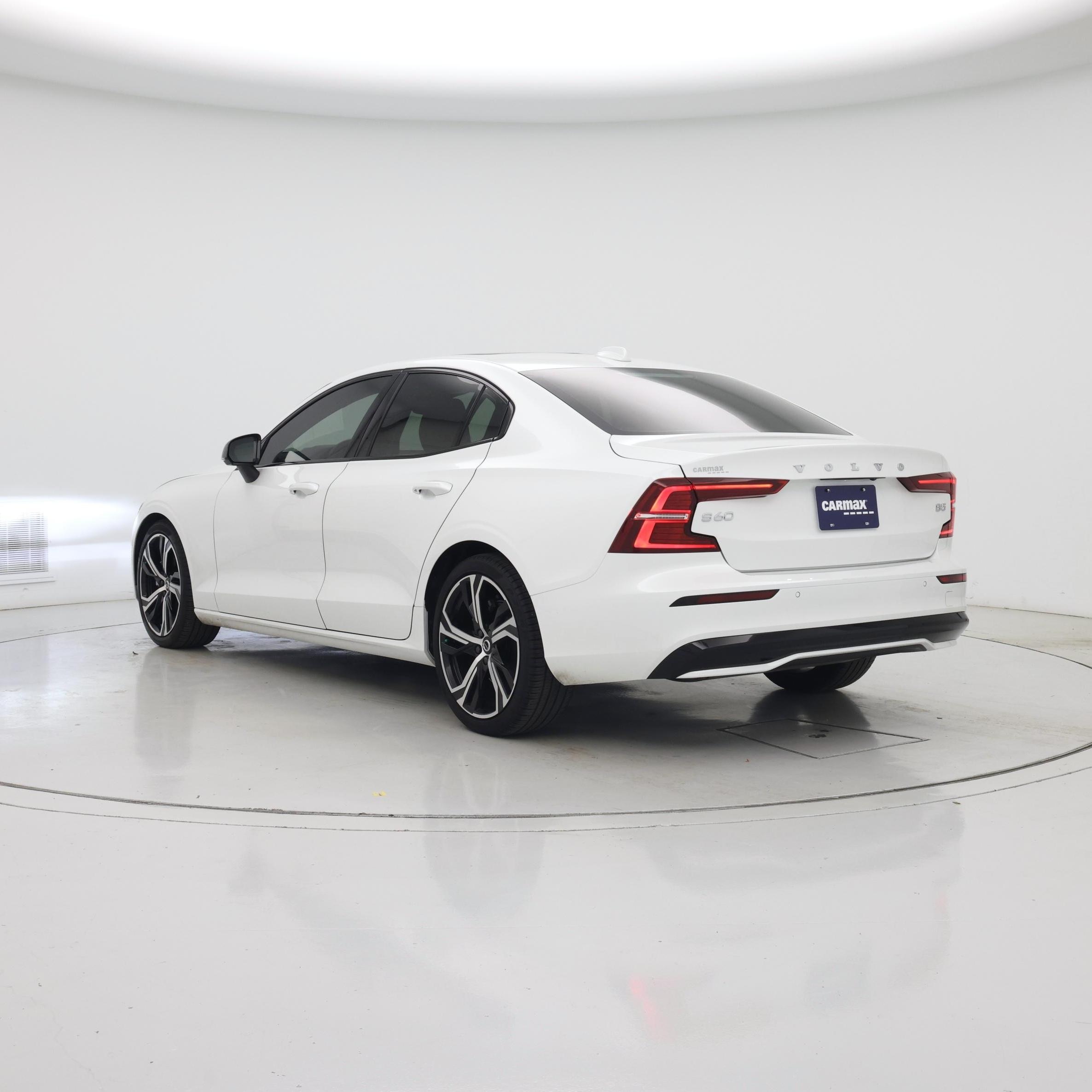 Thumbnail: 2023 Volvo S60 - 2