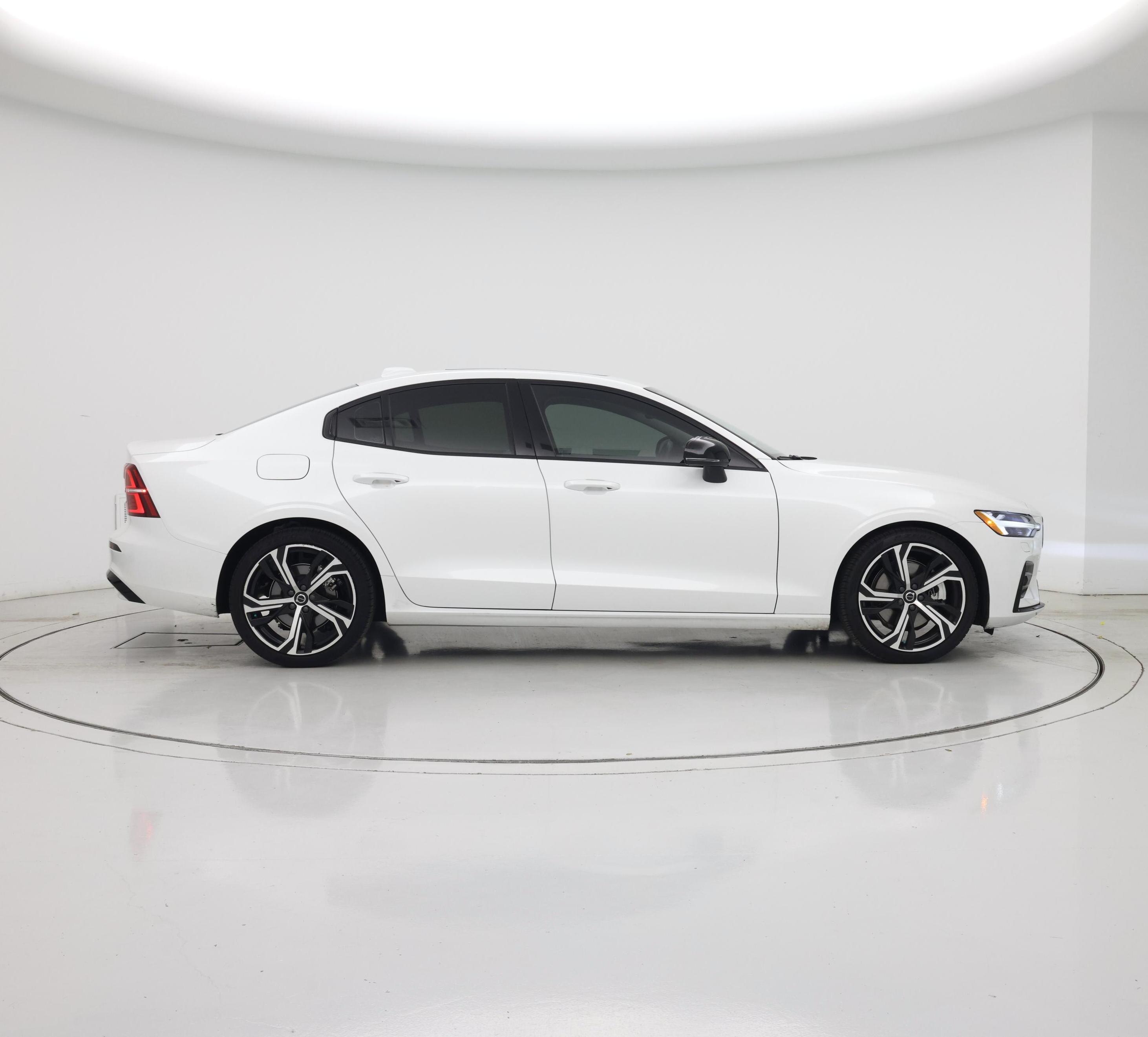 Thumbnail: 2023 Volvo S60 - 7