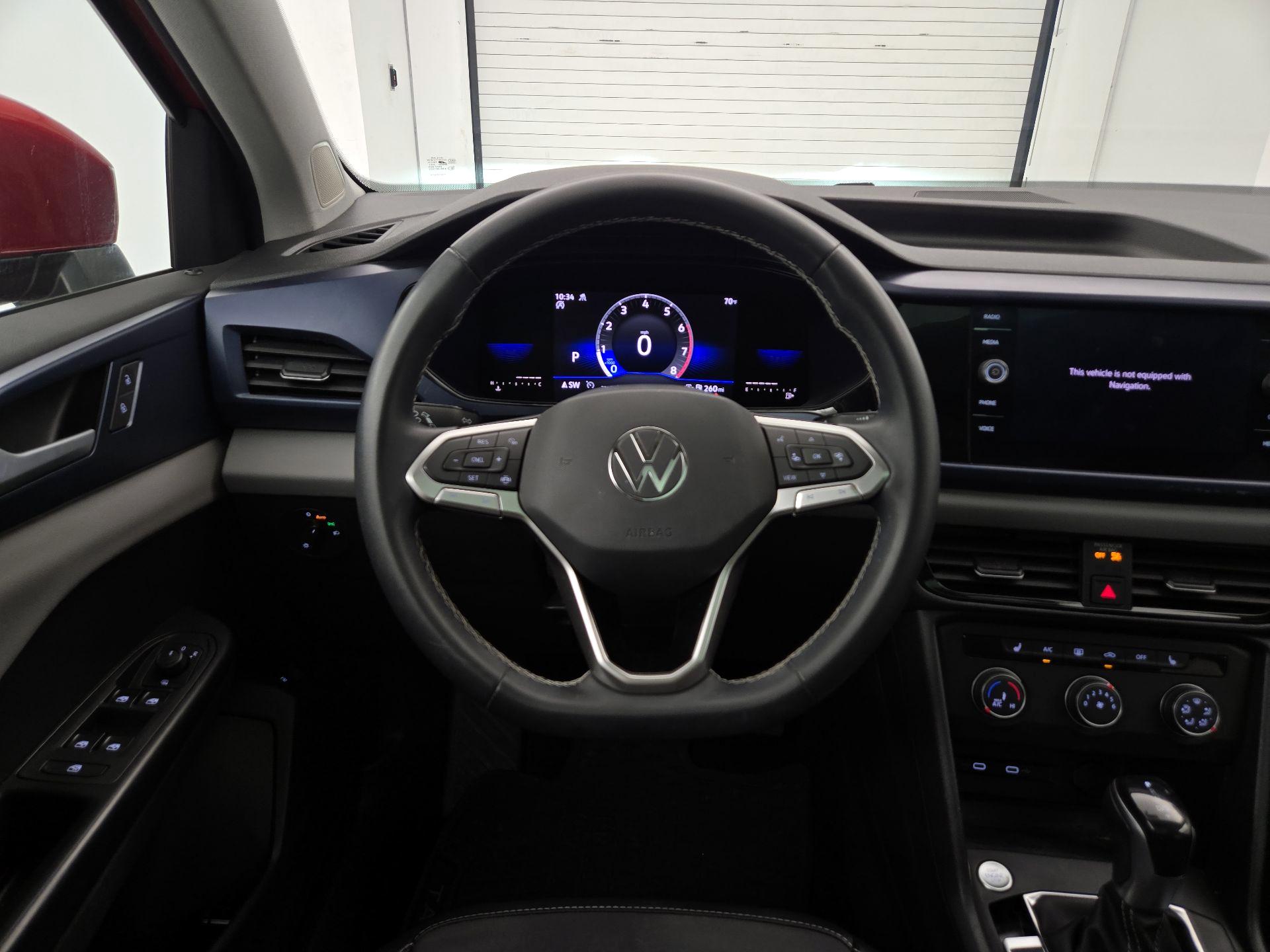 Thumbnail: 2022 Volkswagen Taos - 10