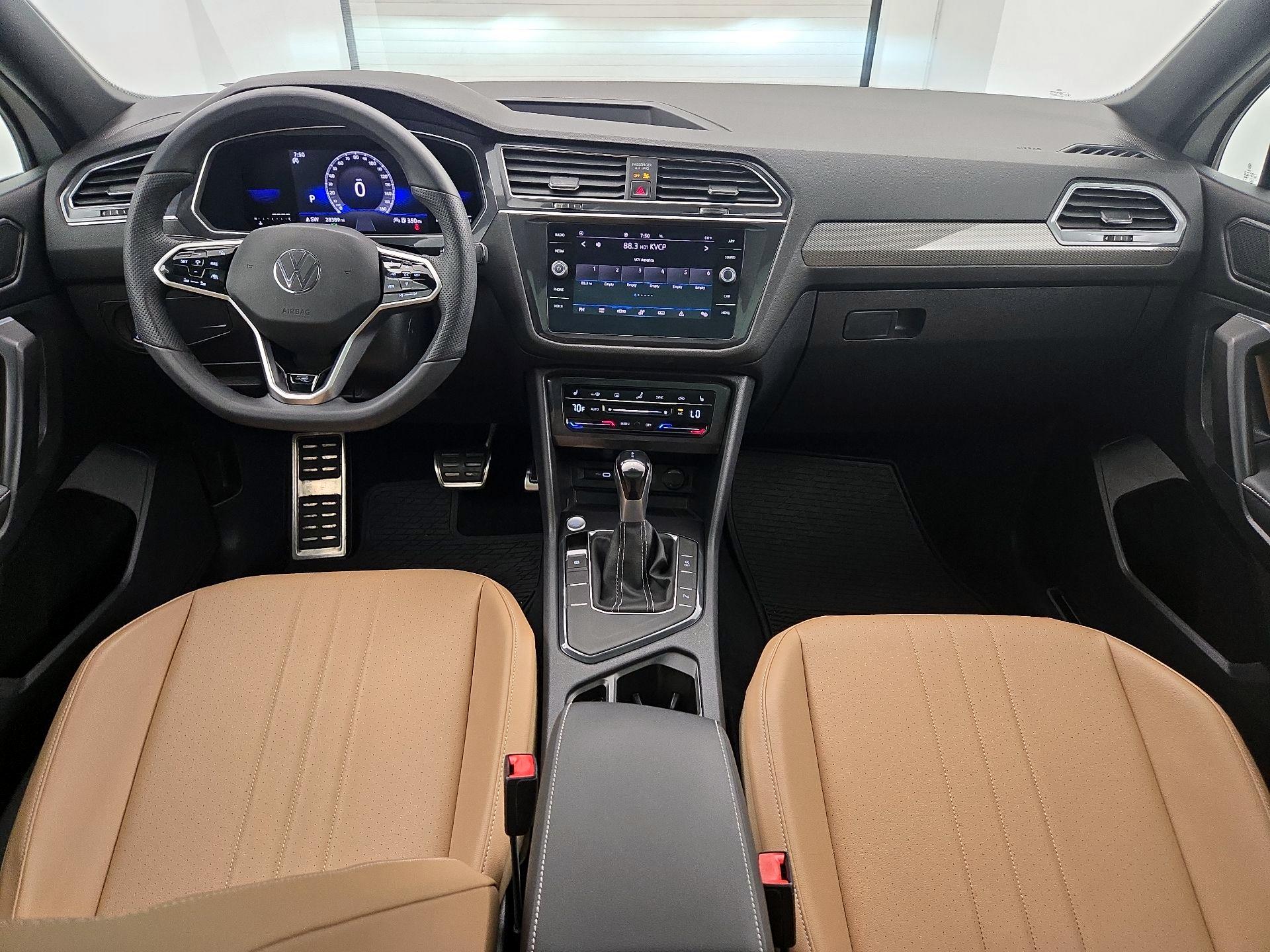 Thumbnail: 2022 Volkswagen Tiguan - 9