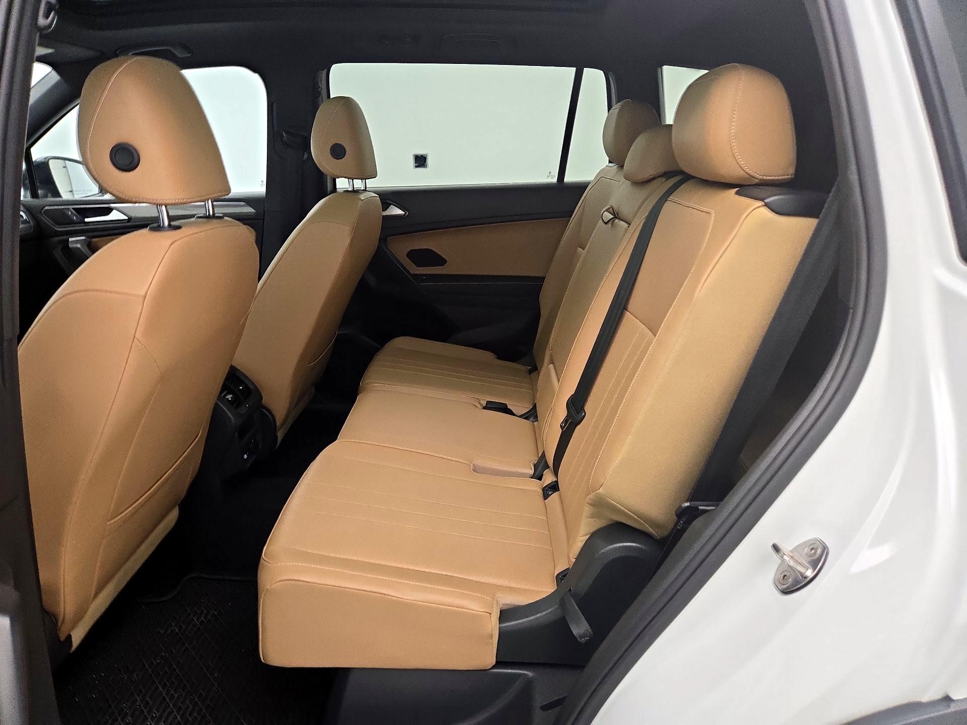 Thumbnail: 2022 Volkswagen Tiguan - 20