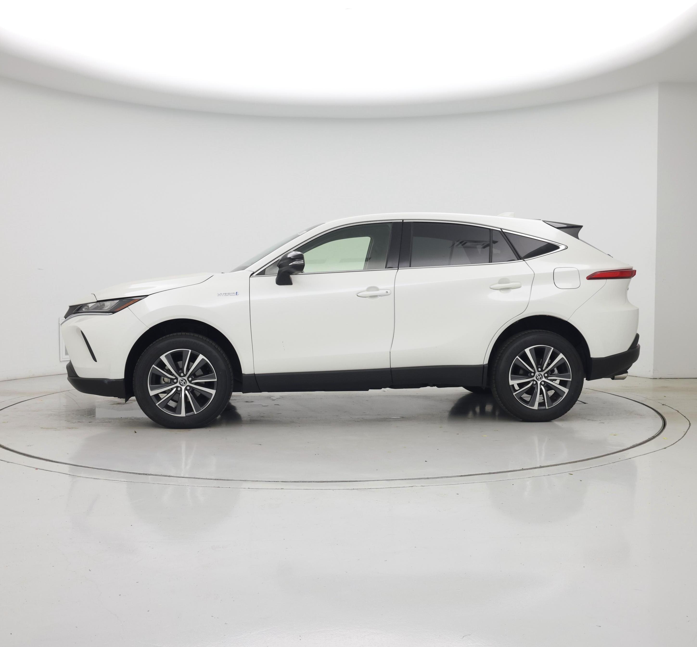 Thumbnail: 2021 Toyota Venza - 3
