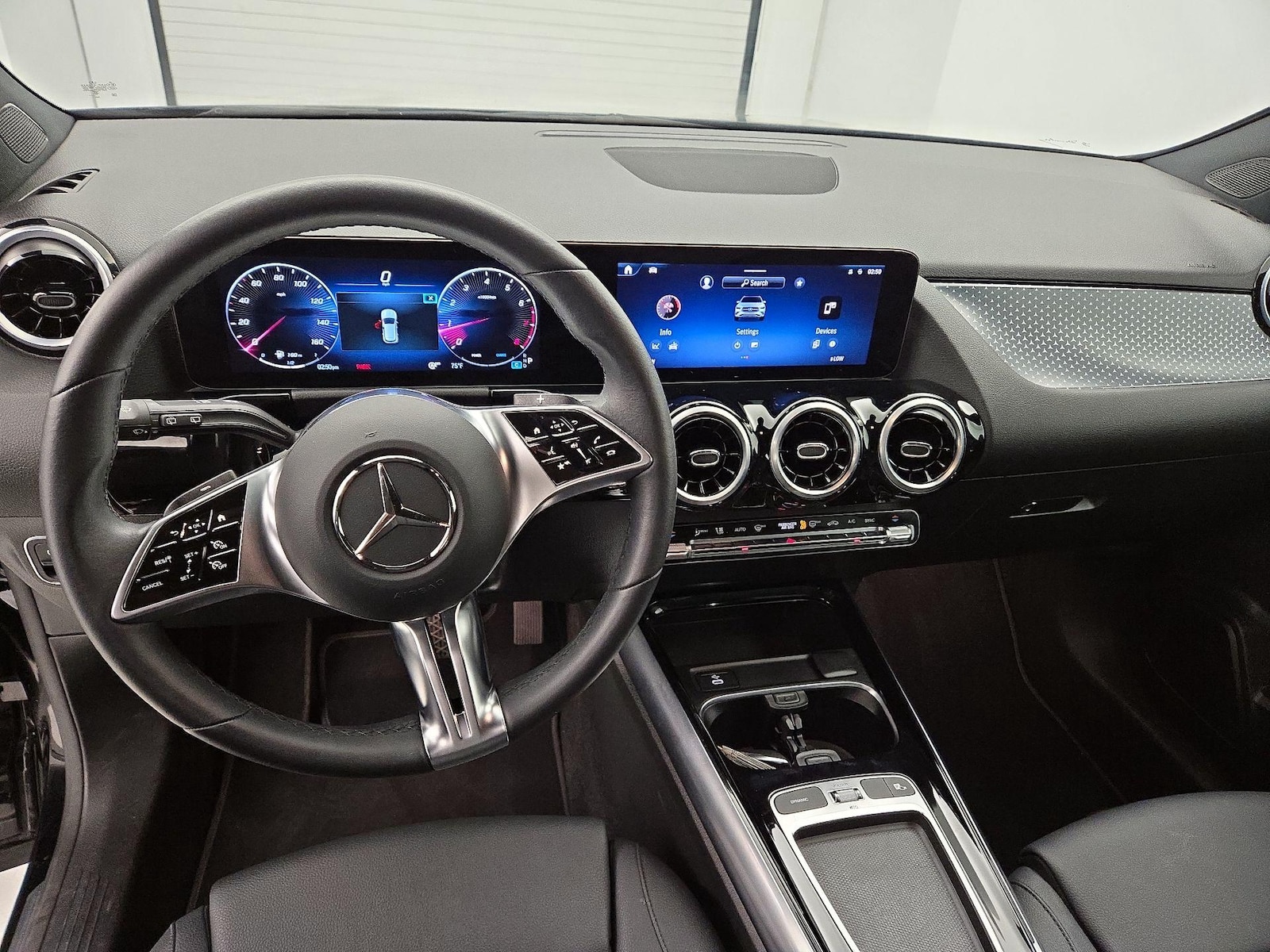 2025 Mercedes-Benz GLA GLA250 - Photo 10