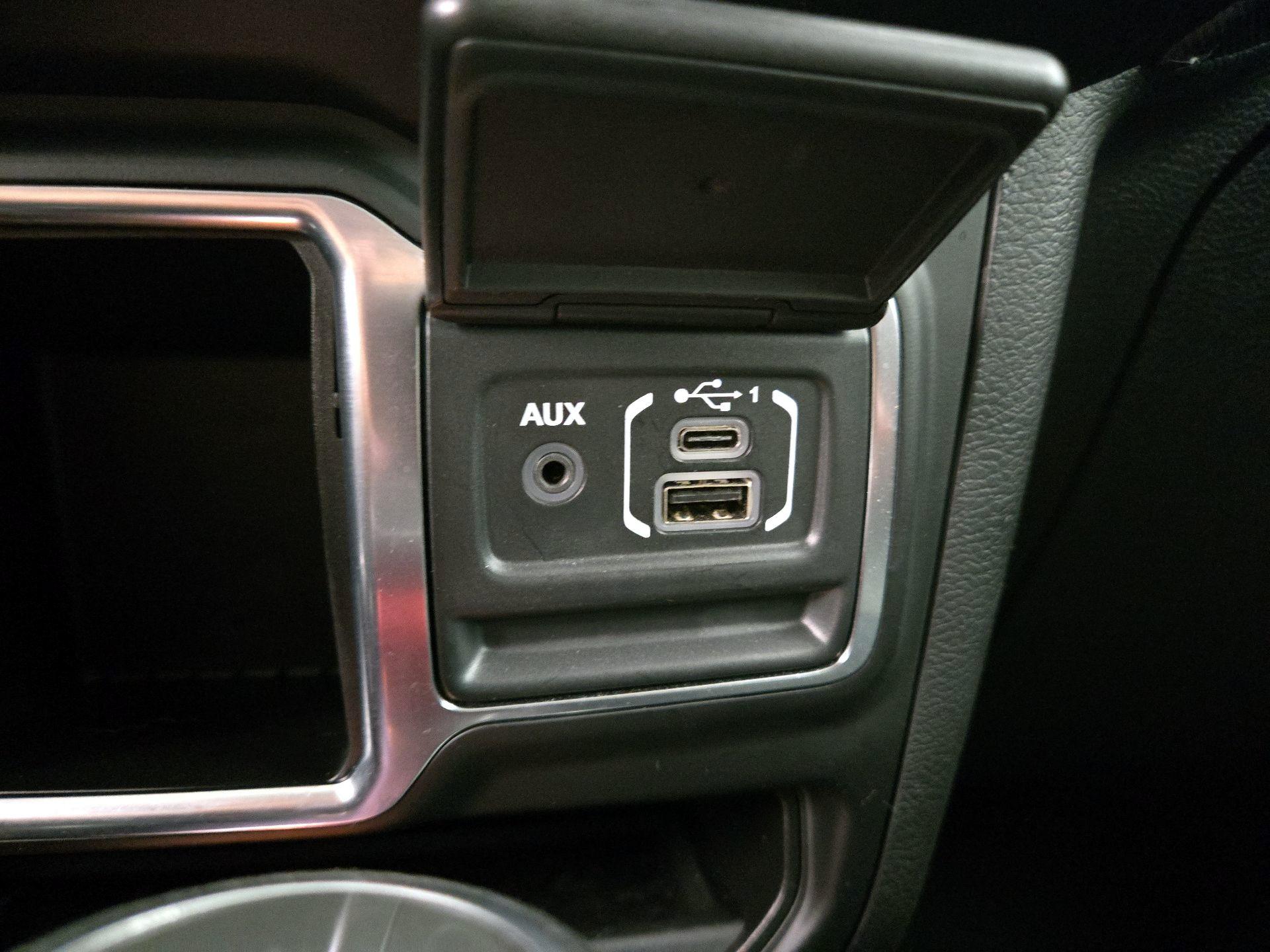 Thumbnail: 2021 Jeep Wrangler - 18
