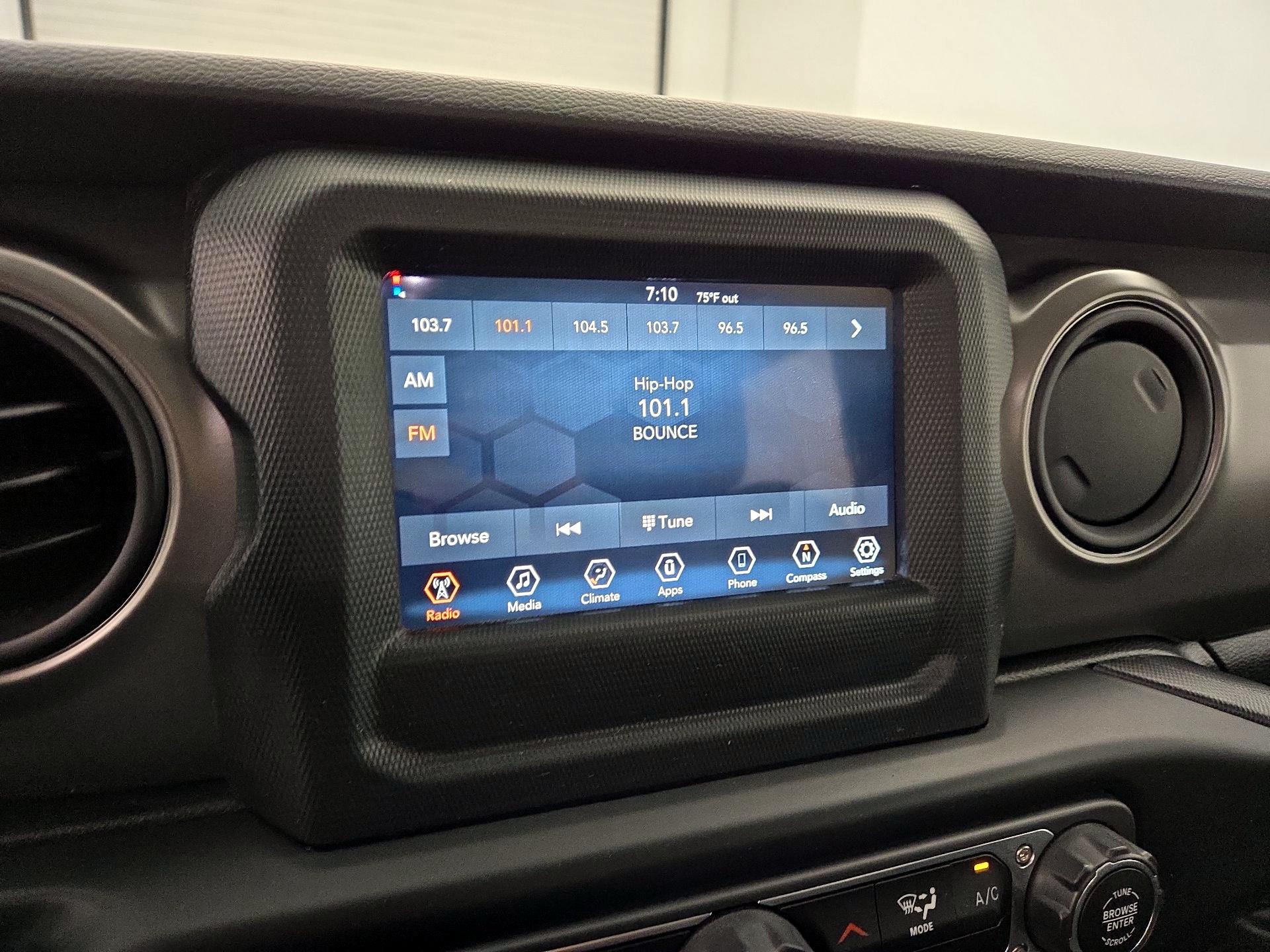 Thumbnail: 2022 Jeep Wrangler - 15