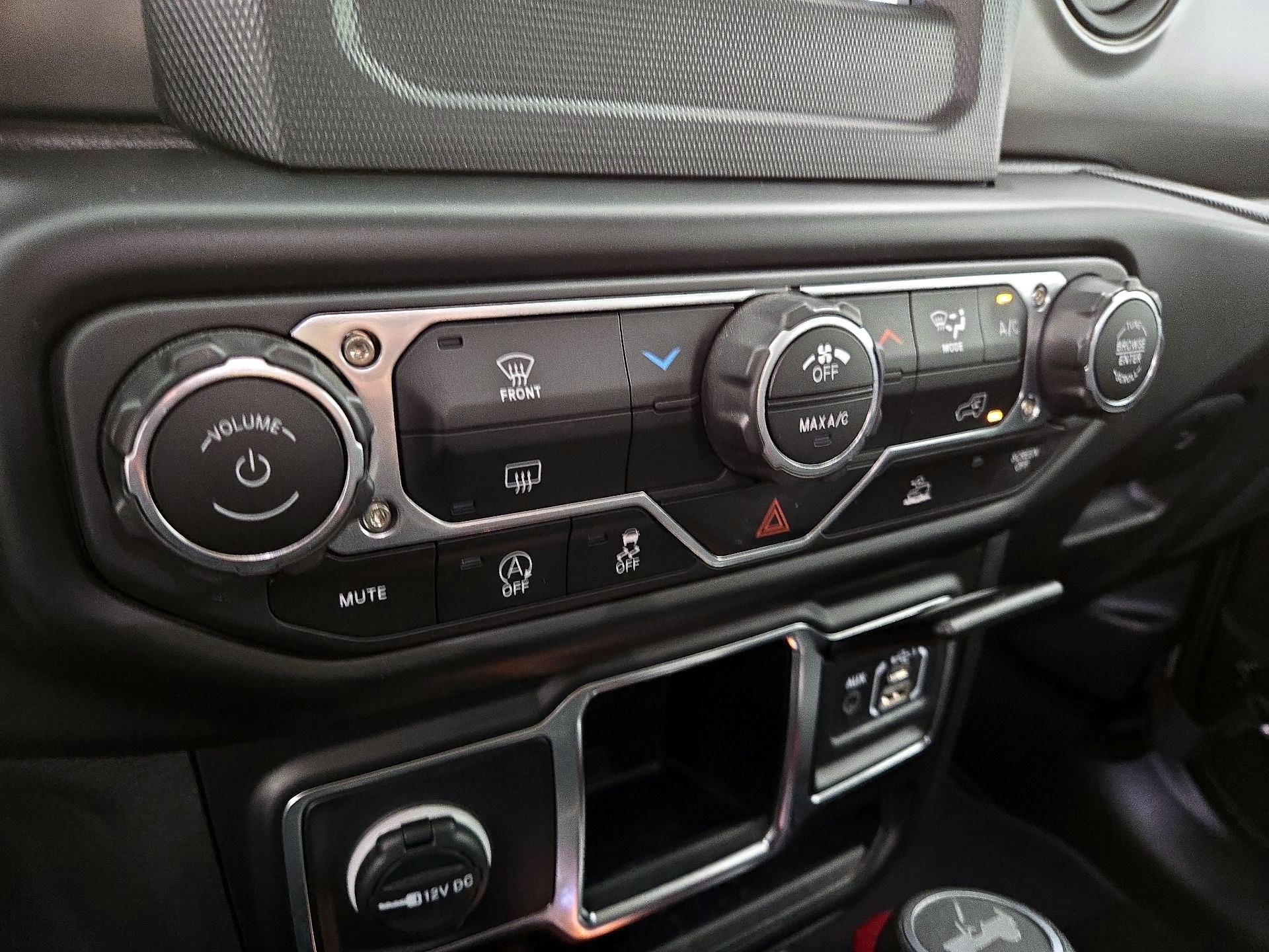 Thumbnail: 2022 Jeep Wrangler - 16