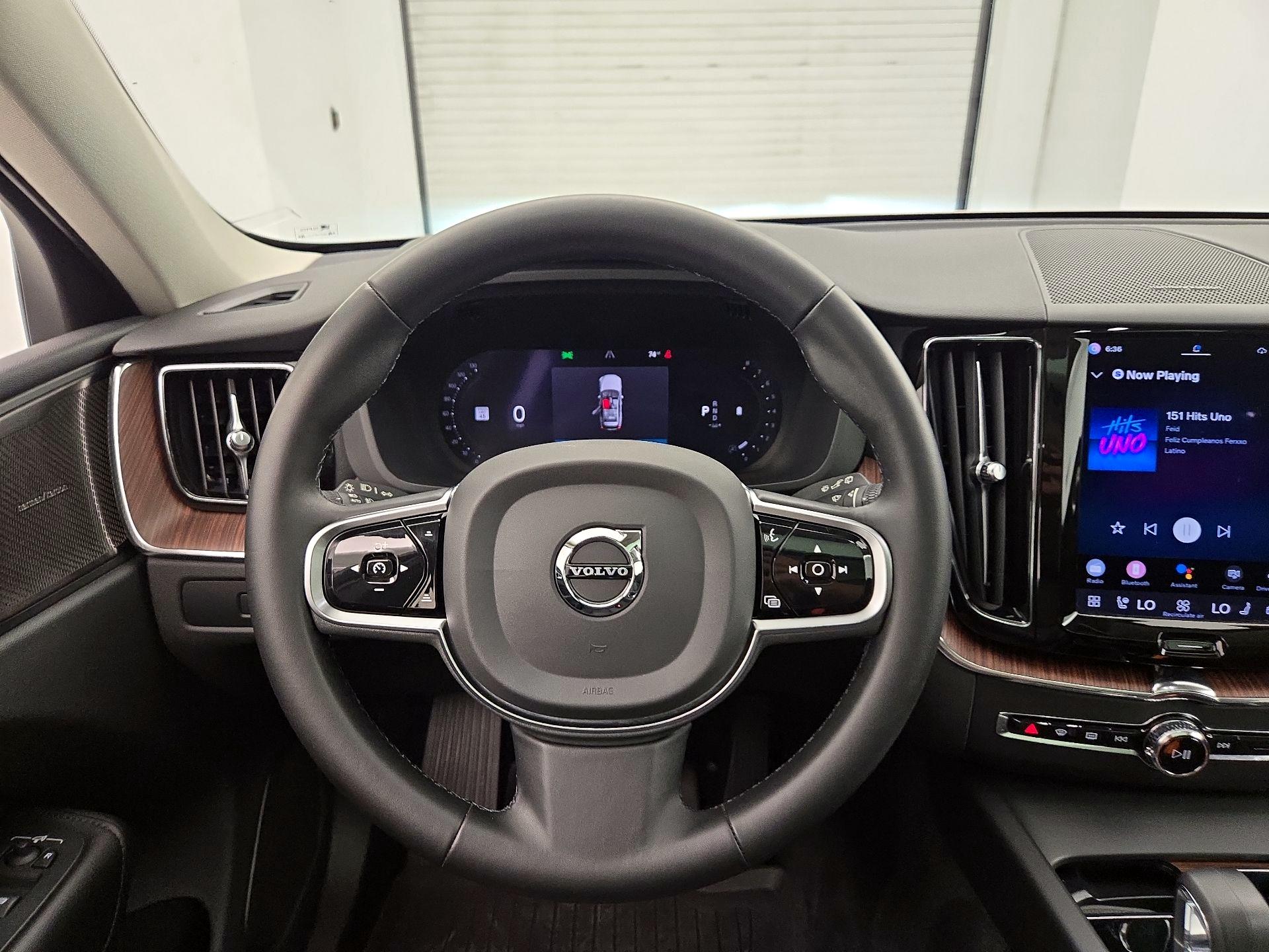 Thumbnail: 2023 Volvo XC60 - 10