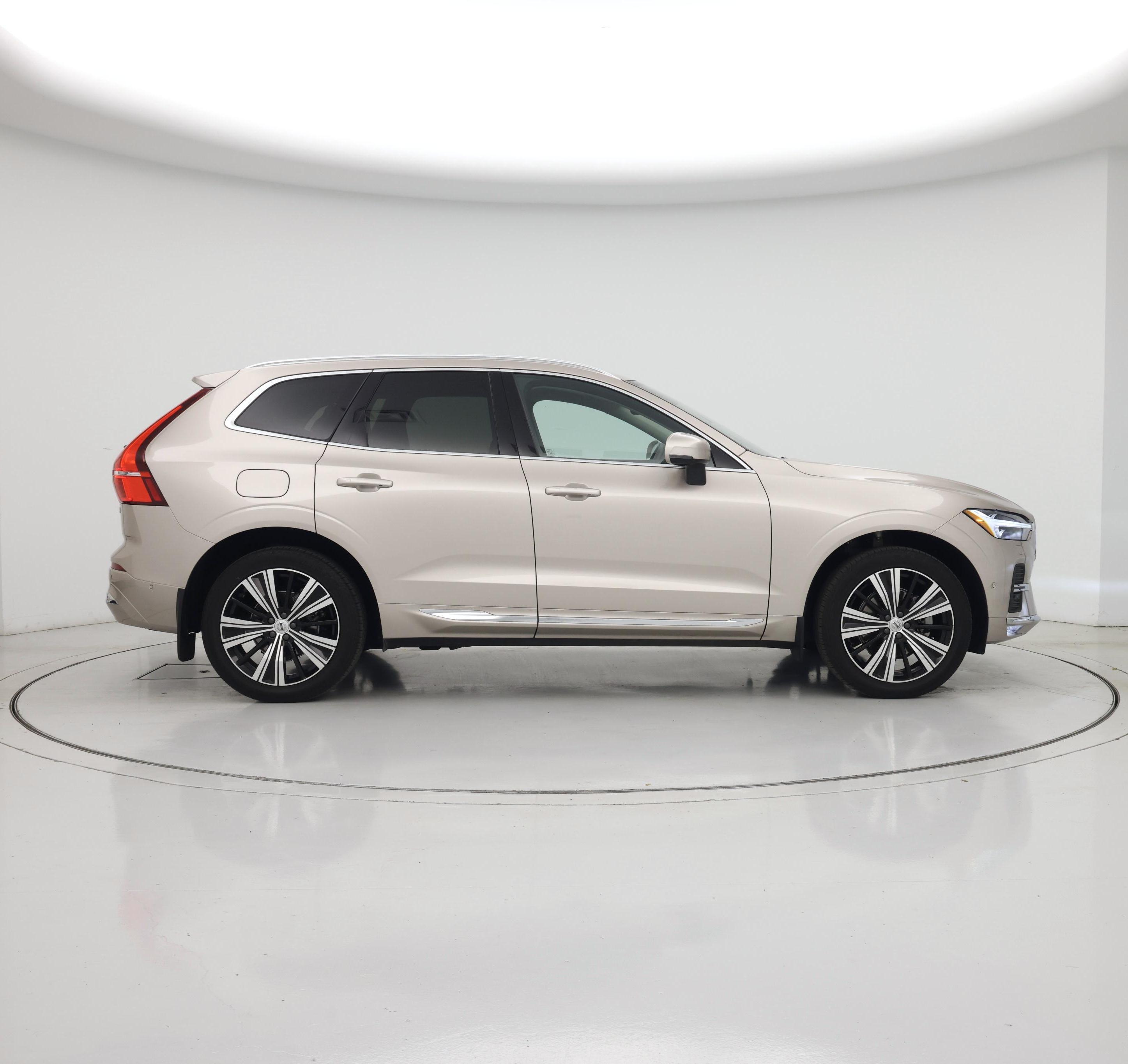 Thumbnail: 2023 Volvo XC60 - 7