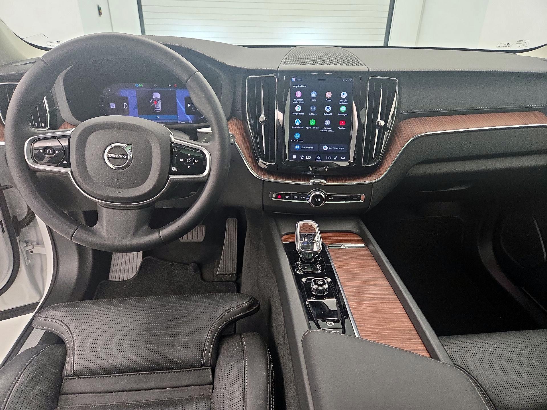 Thumbnail: 2023 Volvo XC60 - 9