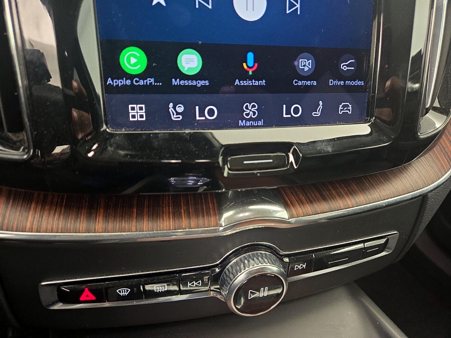 Thumbnail: 2023 Volvo XC60 - 16