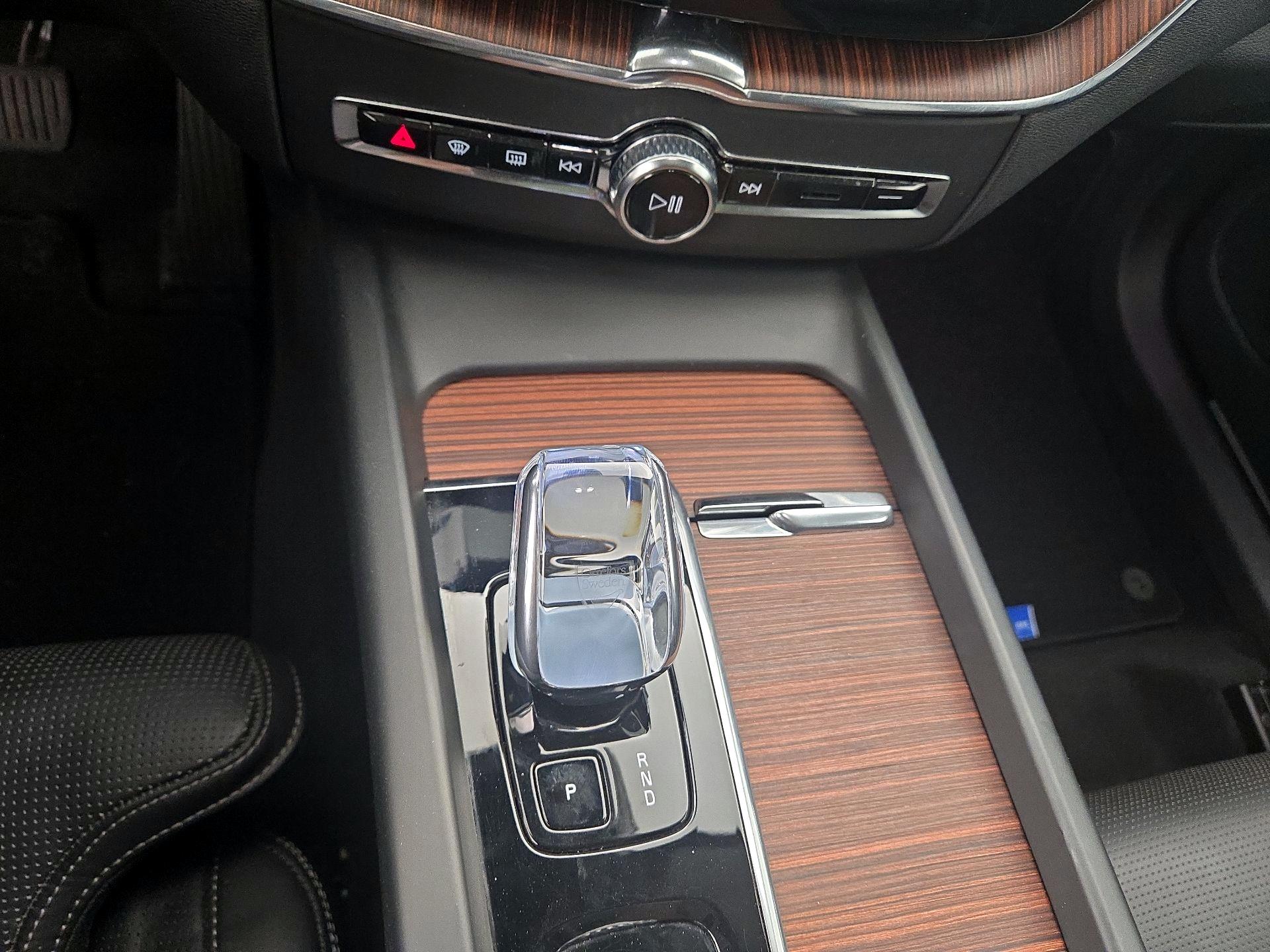 Thumbnail: 2023 Volvo XC60 - 17