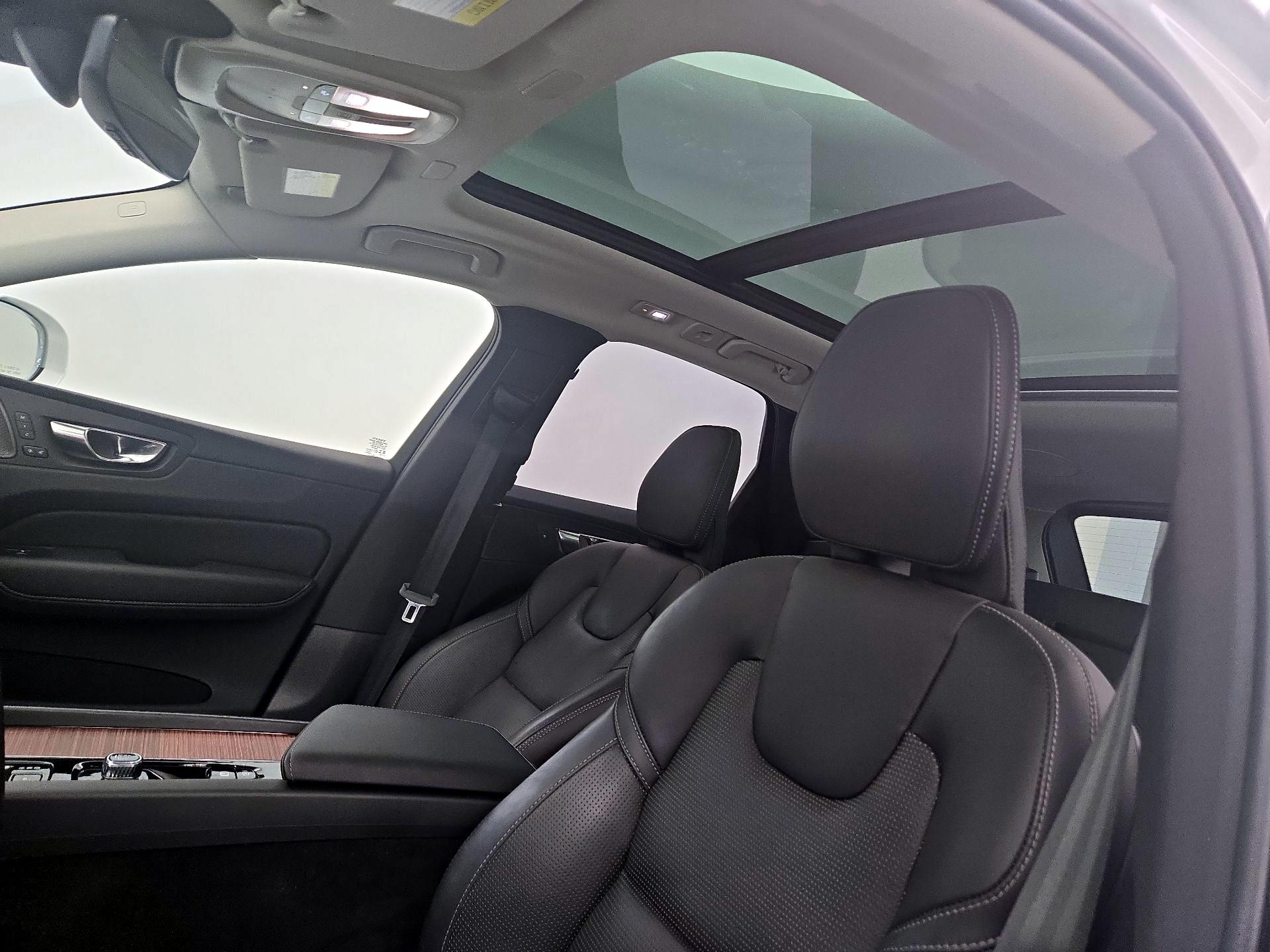 Thumbnail: 2023 Volvo XC60 - 19