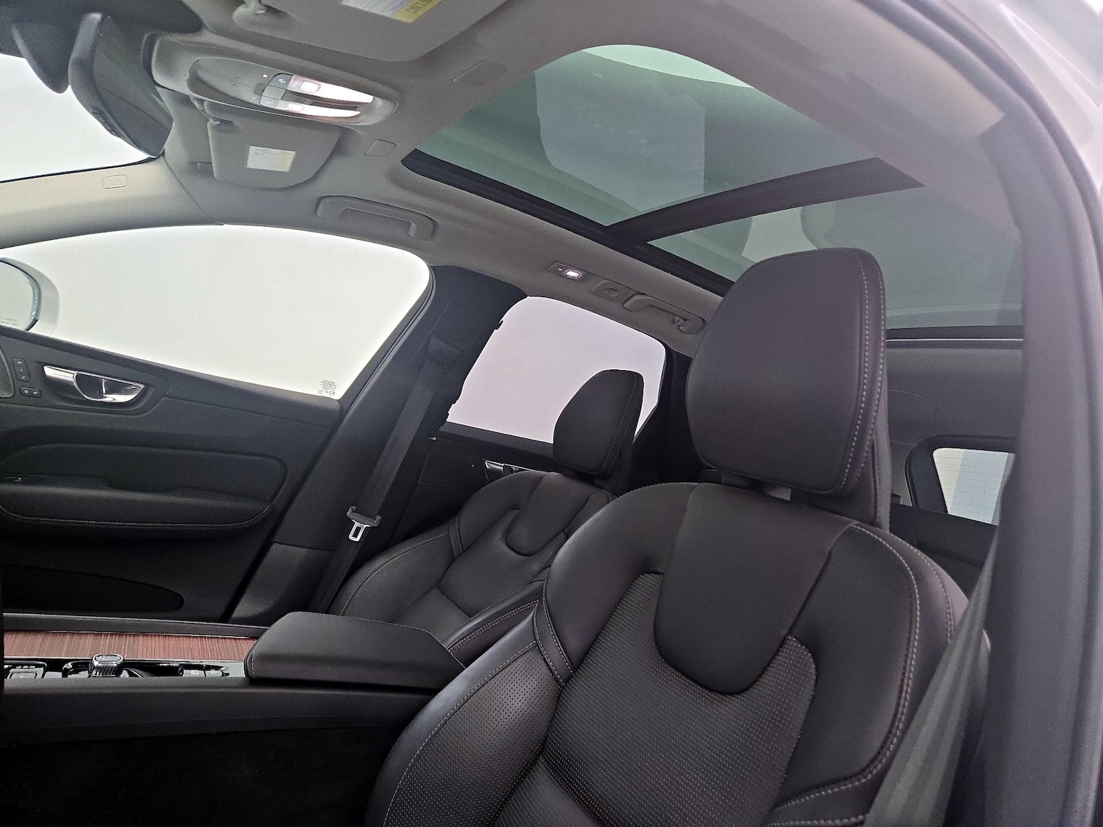 2023 Volvo XC60 Ultimate - Photo 20