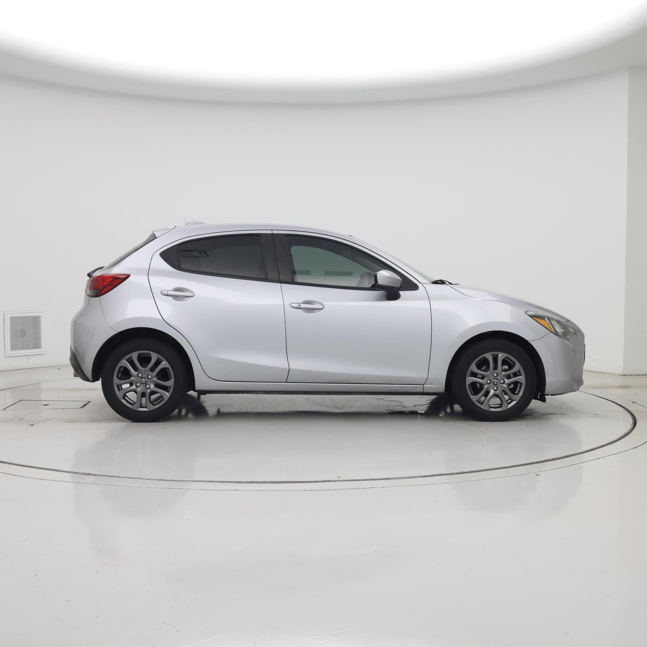 Thumbnail: 2020 Toyota Yaris - 7