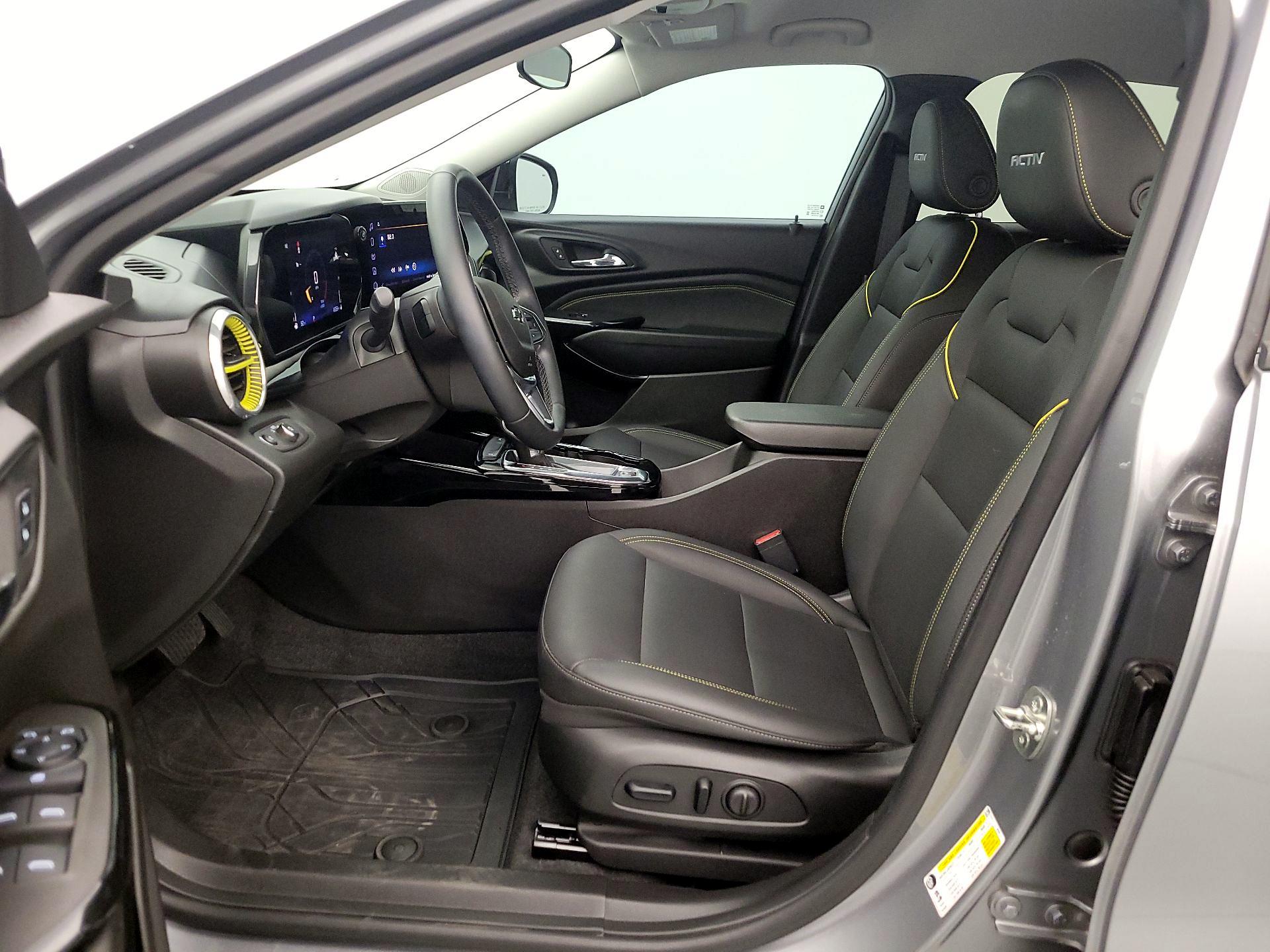 Thumbnail: 2025 Chevrolet Trax - 11