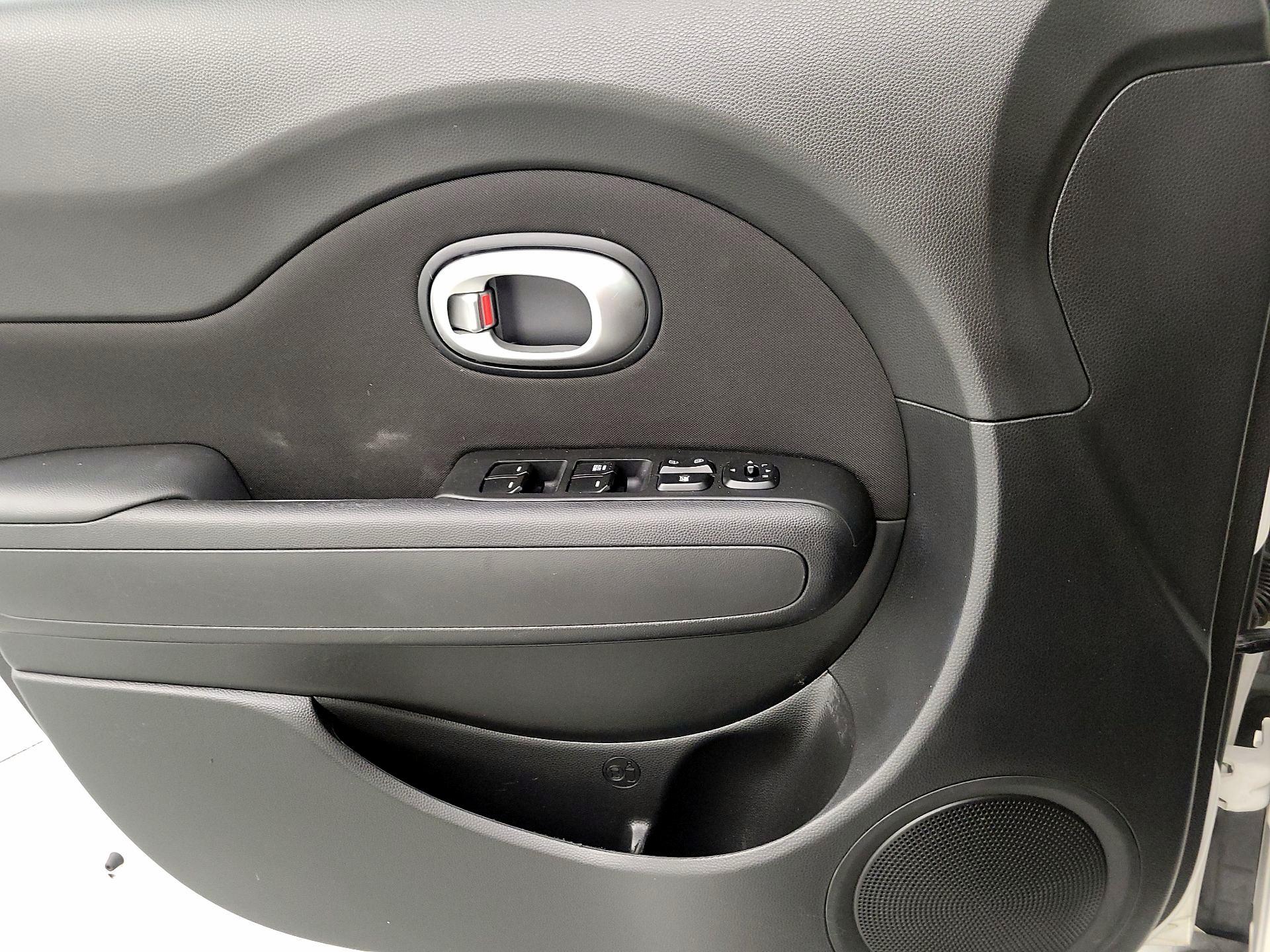 Thumbnail: 2016 Kia Soul - 12