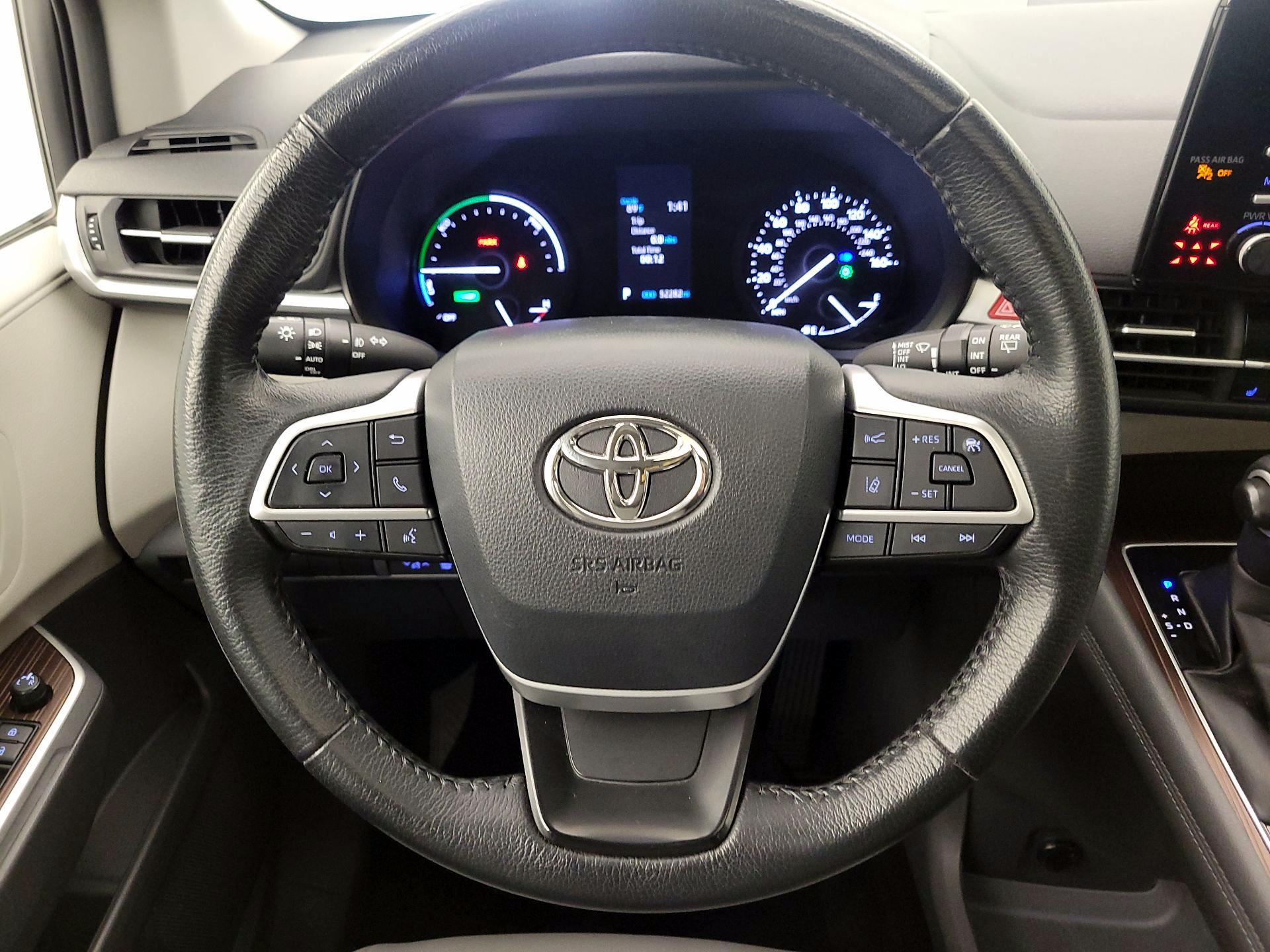 Thumbnail: 2021 Toyota Sienna - 10