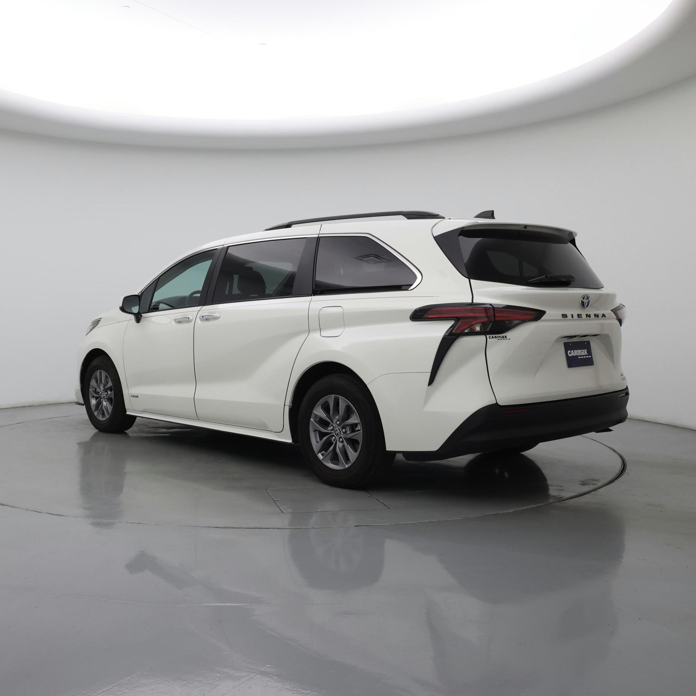 Thumbnail: 2021 Toyota Sienna - 2