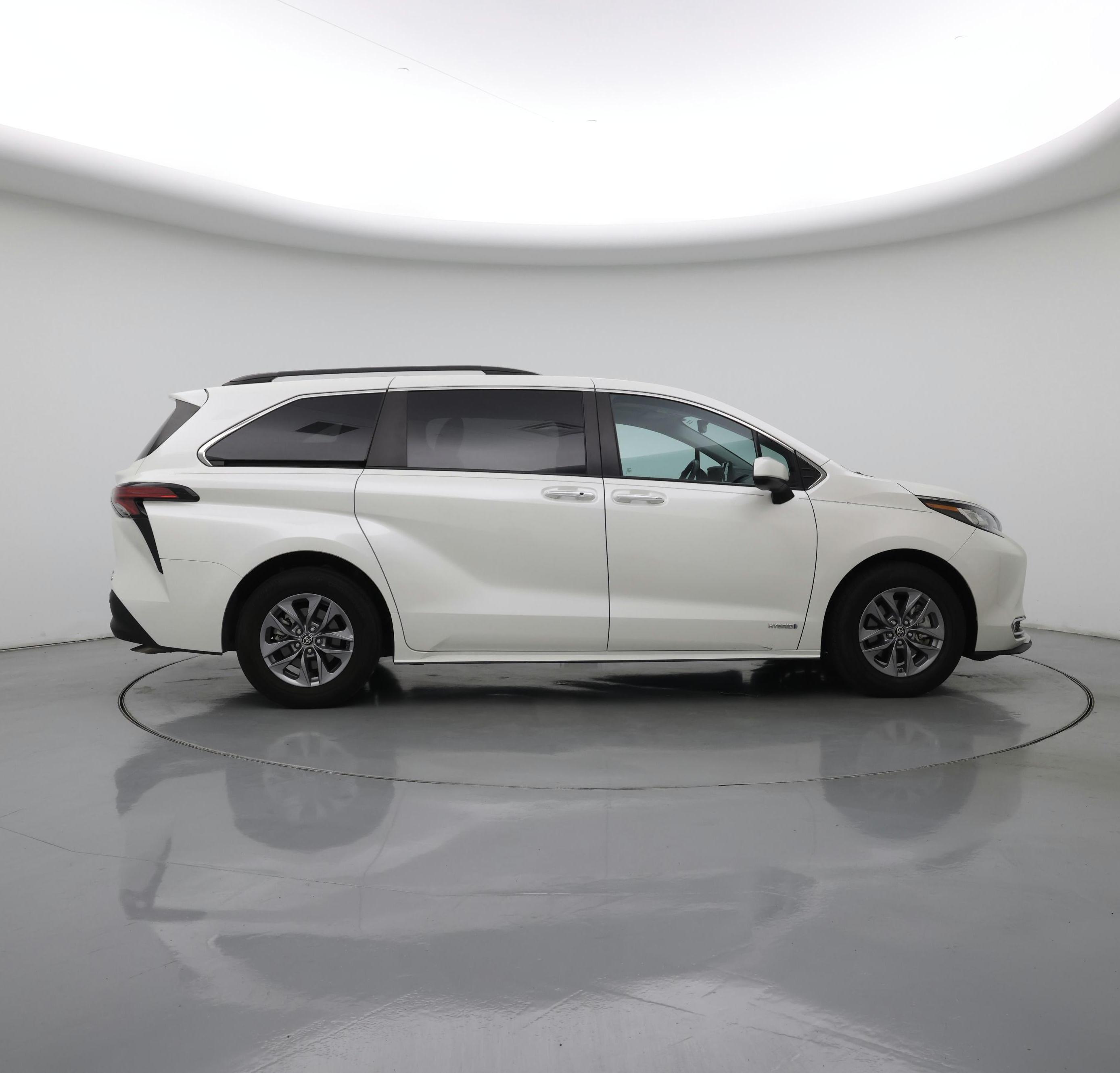 Thumbnail: 2021 Toyota Sienna - 7
