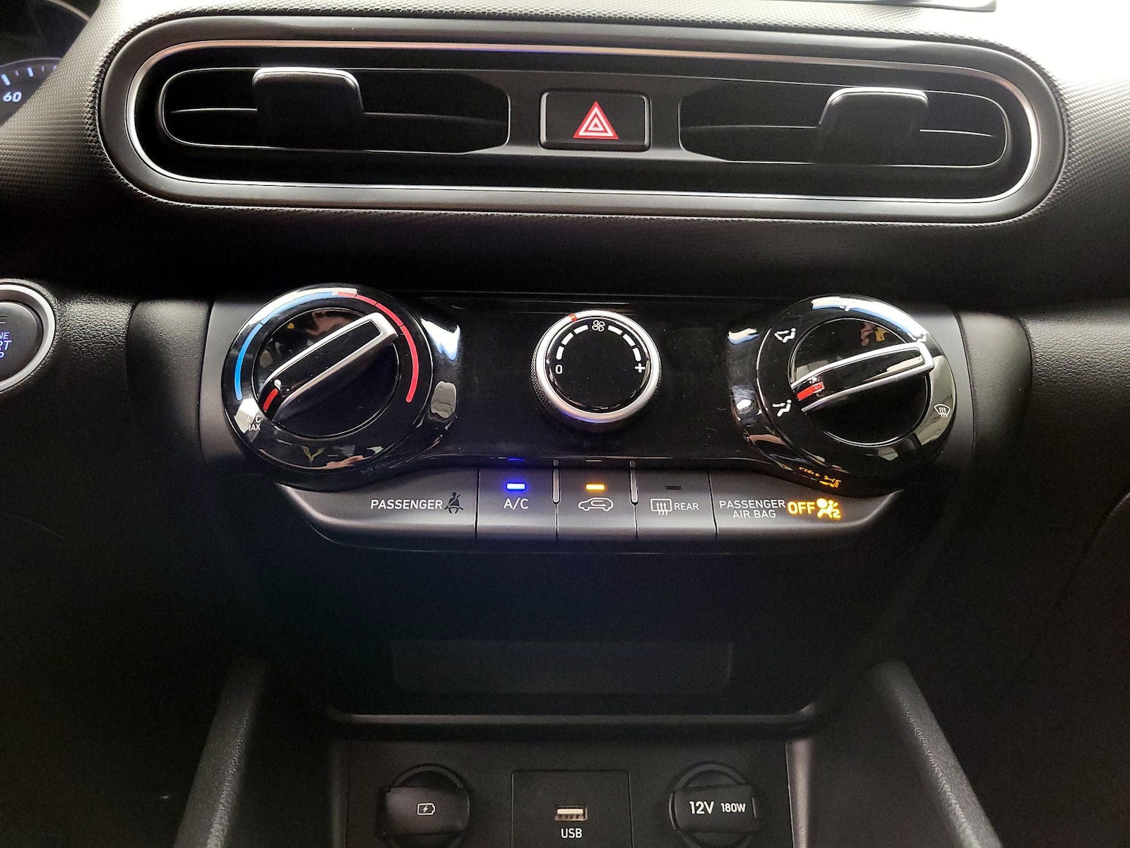 2023 Hyundai Kona SEL - Photo 17