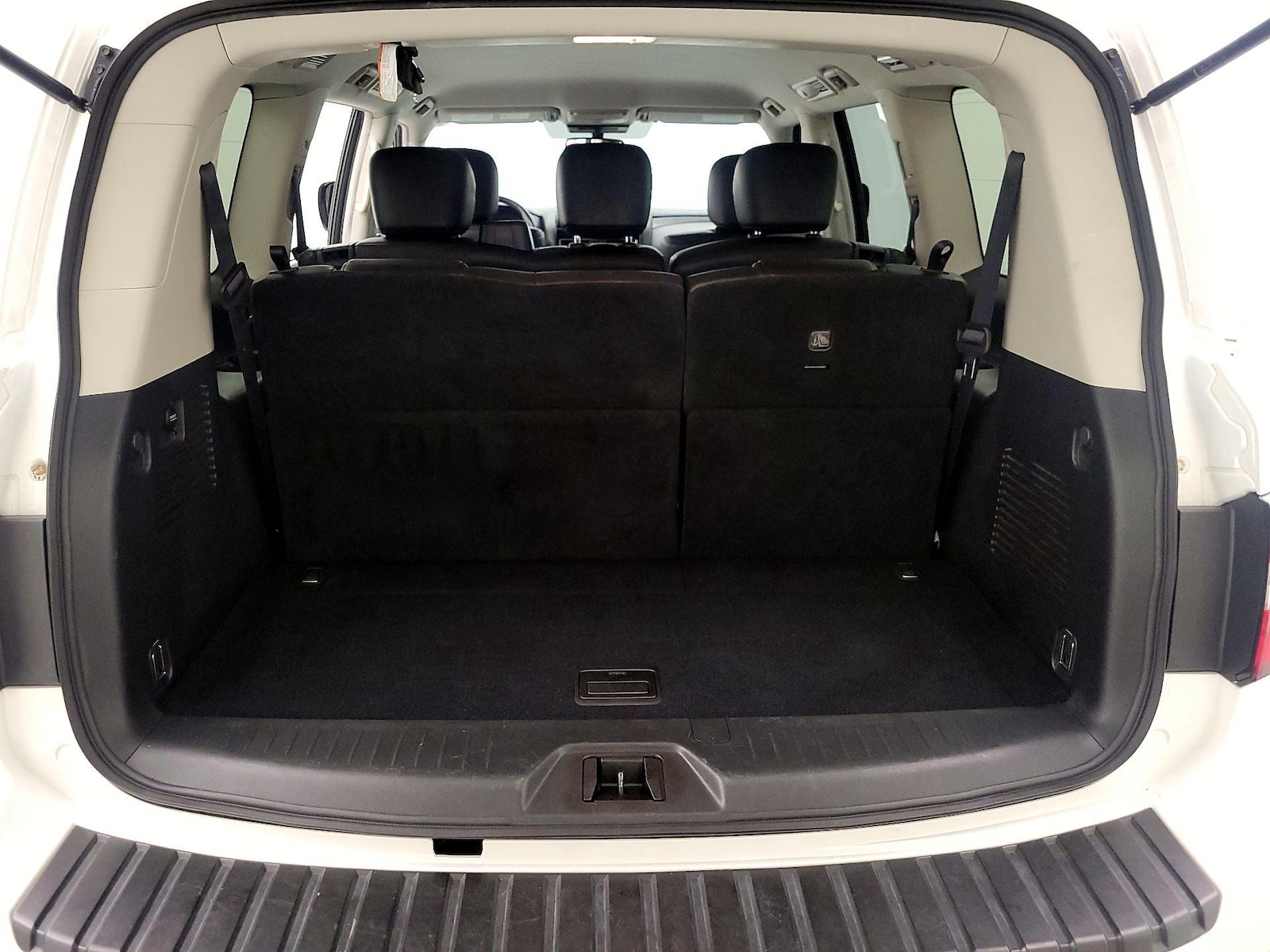 2024 Nissan Armada SV - Photo 23